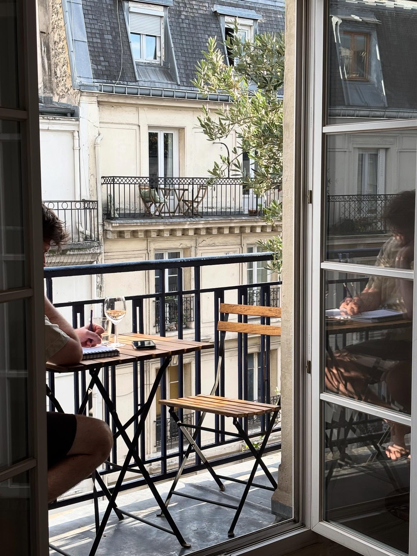 Dessiner des vases #atelierinedit &agrave; Paris