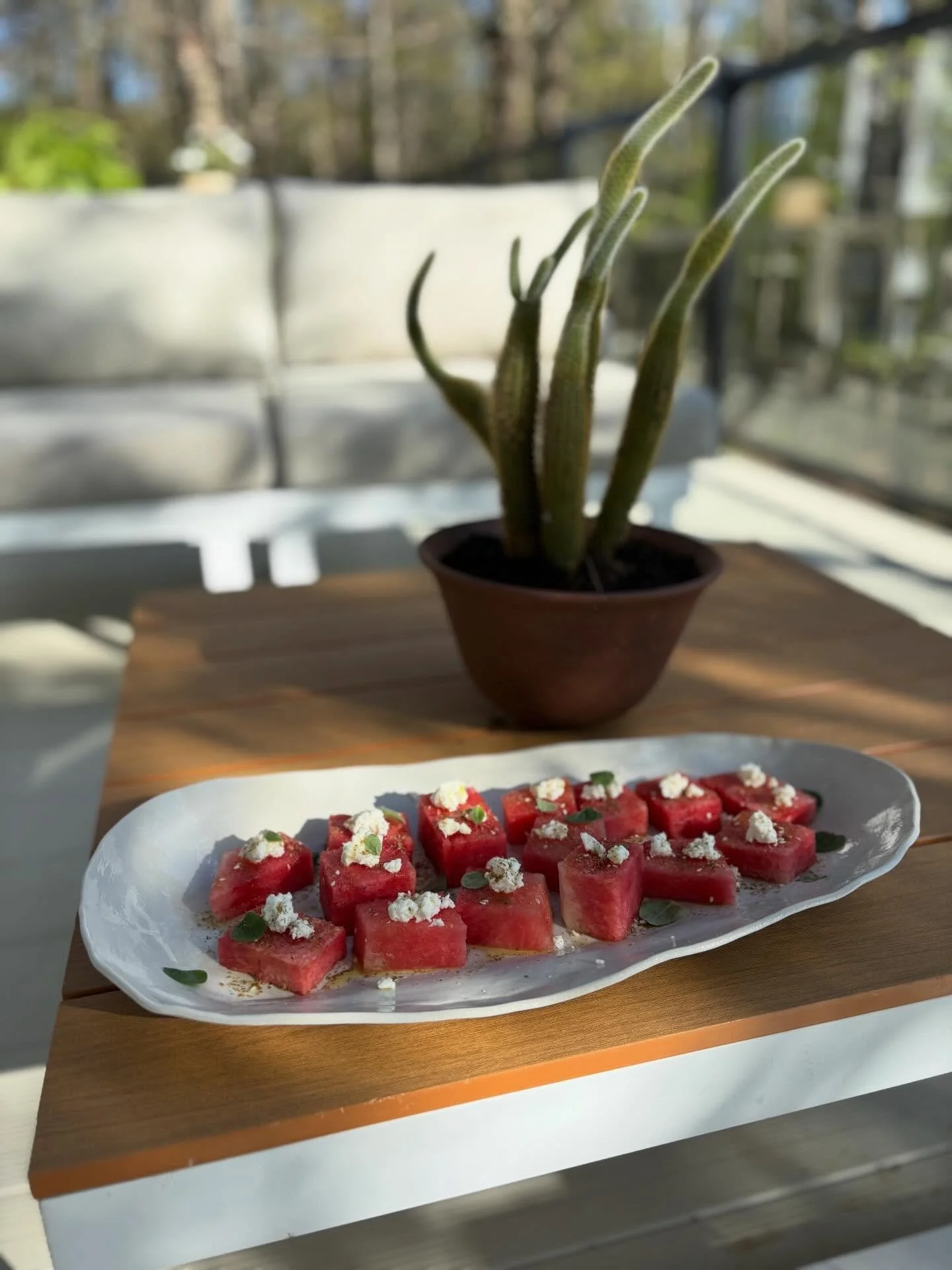 Ap&eacute;ro melon d&rsquo;eau - huile d&rsquo;olive - zaatar - feta - origan. Atelier in&eacute;dit