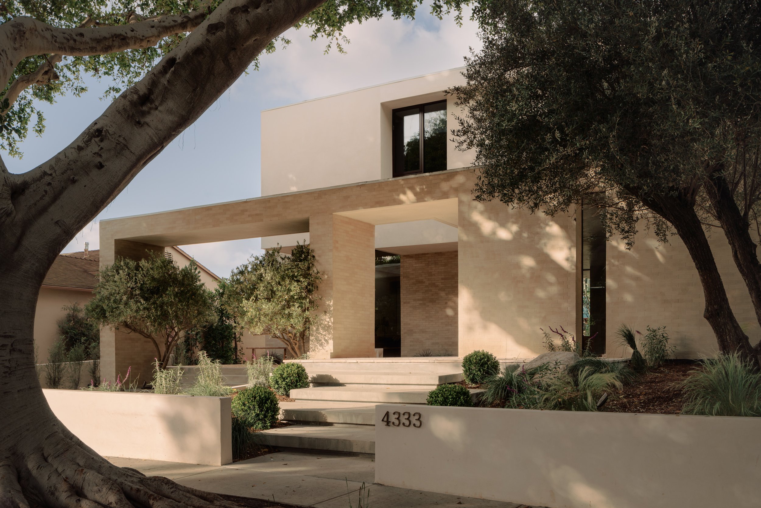 4333 Vinton - Evan Ramzi - Web-1.jpg