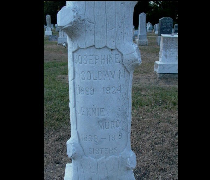 Grave of the sisters: Josephine Soldavini & Jennie Moro