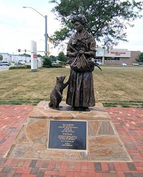 Statue of The Witch of Pungo