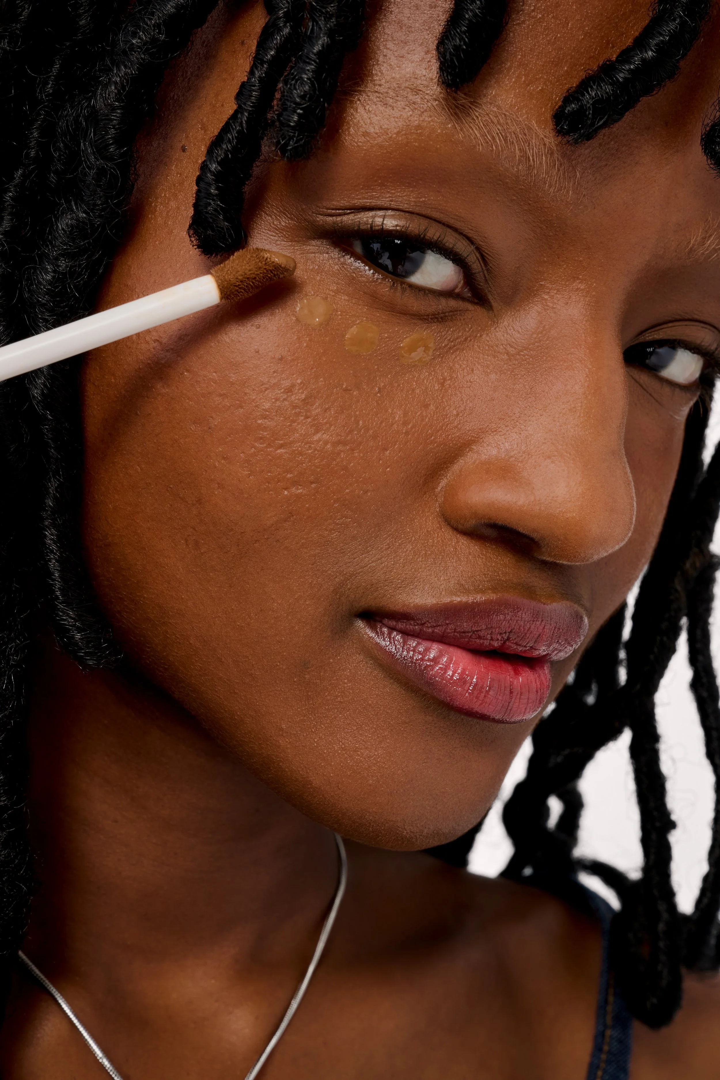 260901_PoreConcealer_Model_ASPIRATIONAL – KYN DEEP 31_1390.jpg