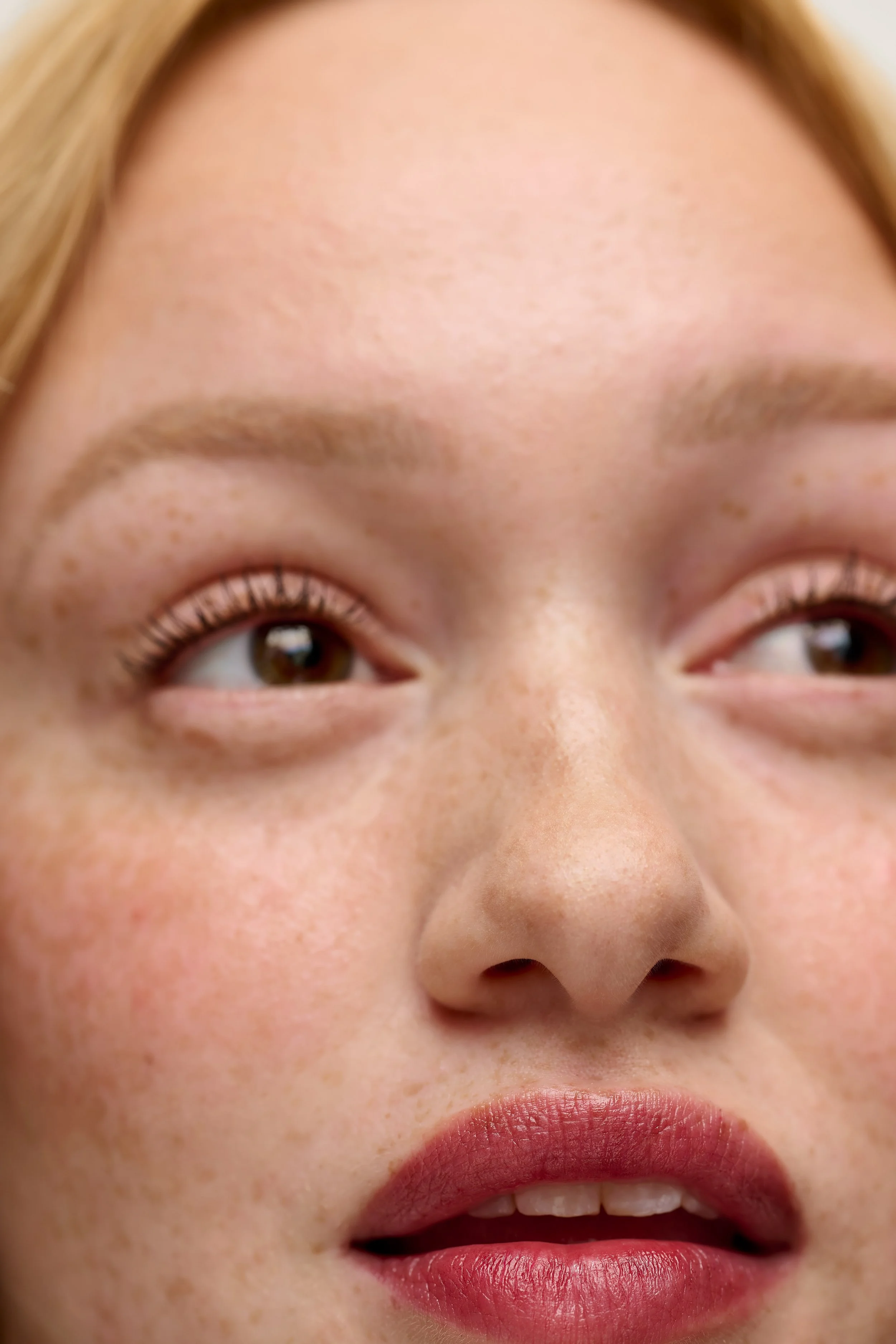 250601_Benetint_Dark_Cherry_Model_Hero_Rhiannon_3483.jpg