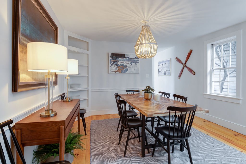 Dining room seating for 6
