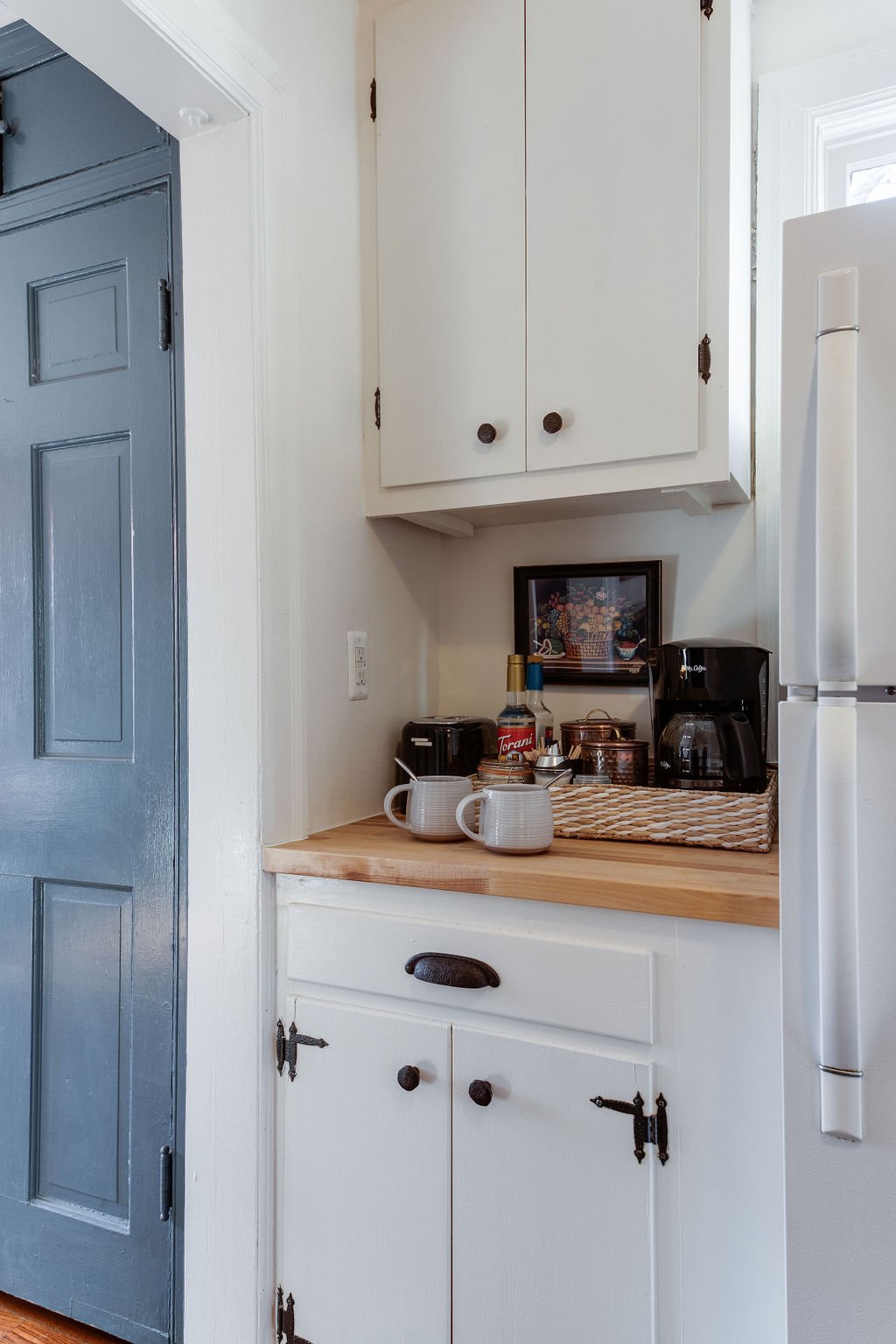 Full kitchen