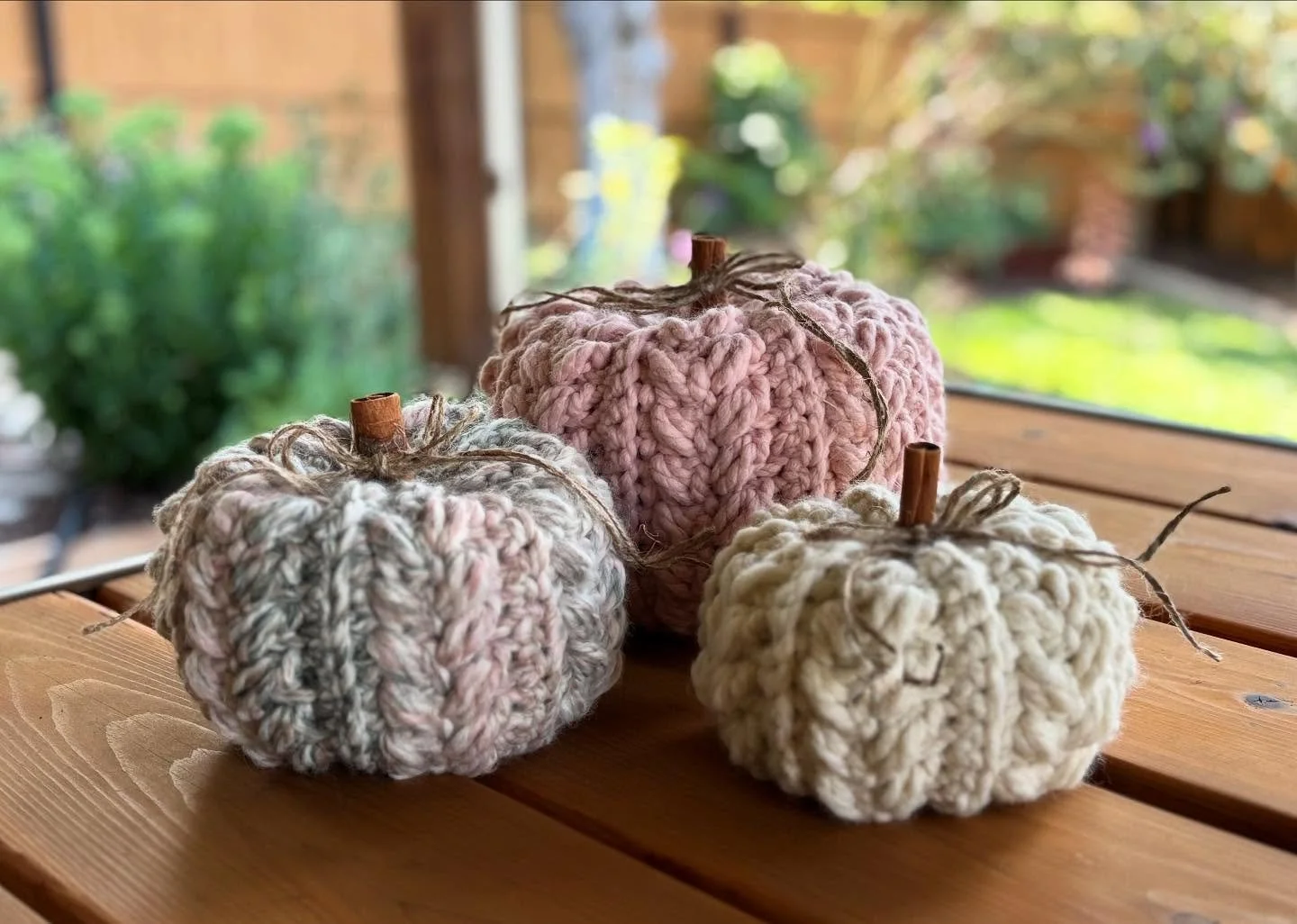 ✨Pink Pumpkins✨
Because who says fall decor has to be orange?! 🍂 These adorable pumpkins bring a soft, elegant touch to autumn with their cozy textures and chic blush tones.

Perfect for:
🎀 Coffee tables &amp; mantels
🎀 Seasonal centerpieces
🎀 Th