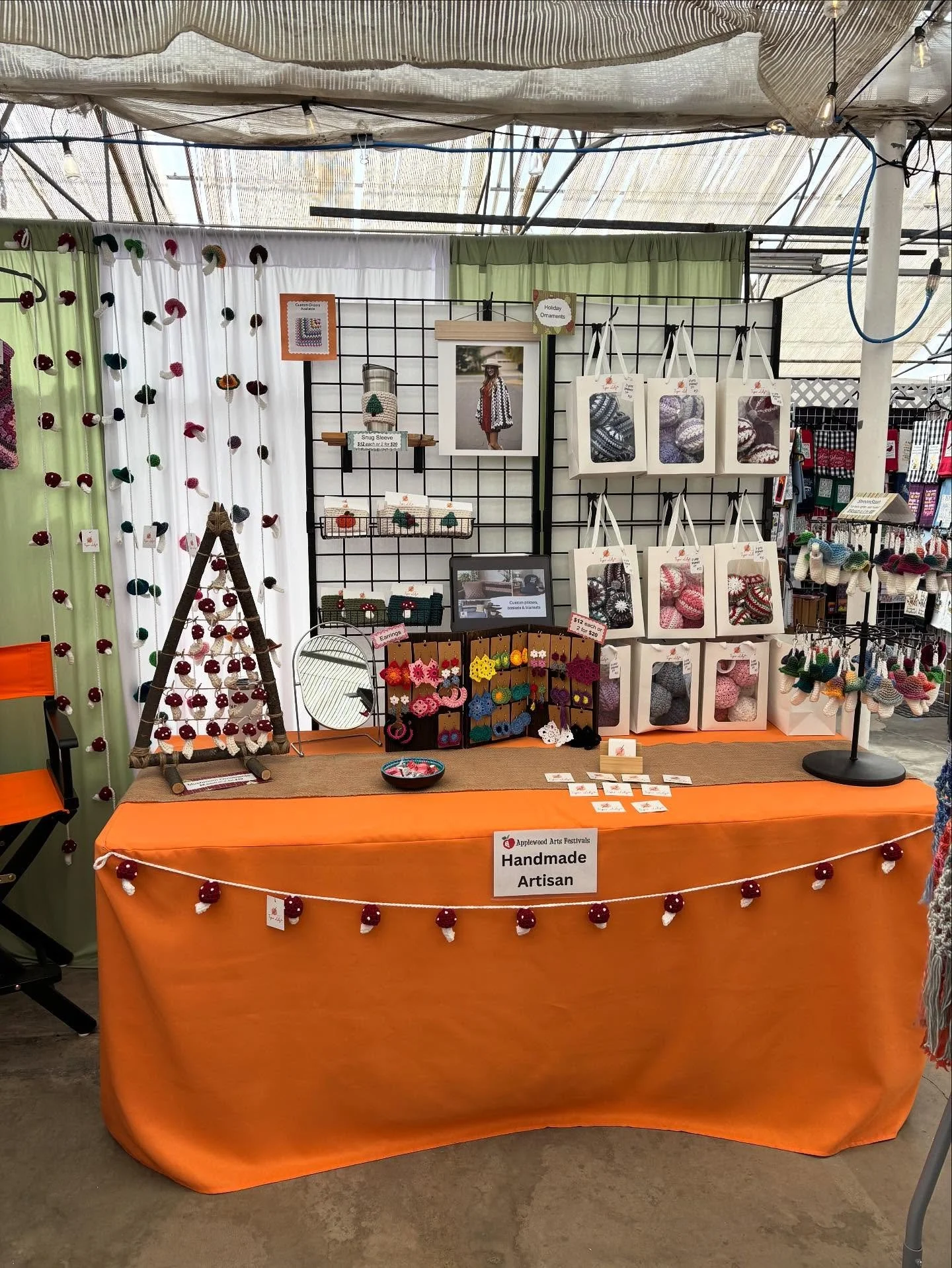 Day 1 of the incredible @applewoodartsfestivals holiday show held at the beautiful @tagawagardens. Stop by this weekend and get started on your holiday shopping!

Fri &amp; Sat 9:30am-4pm
Sun 9:30am-3pm