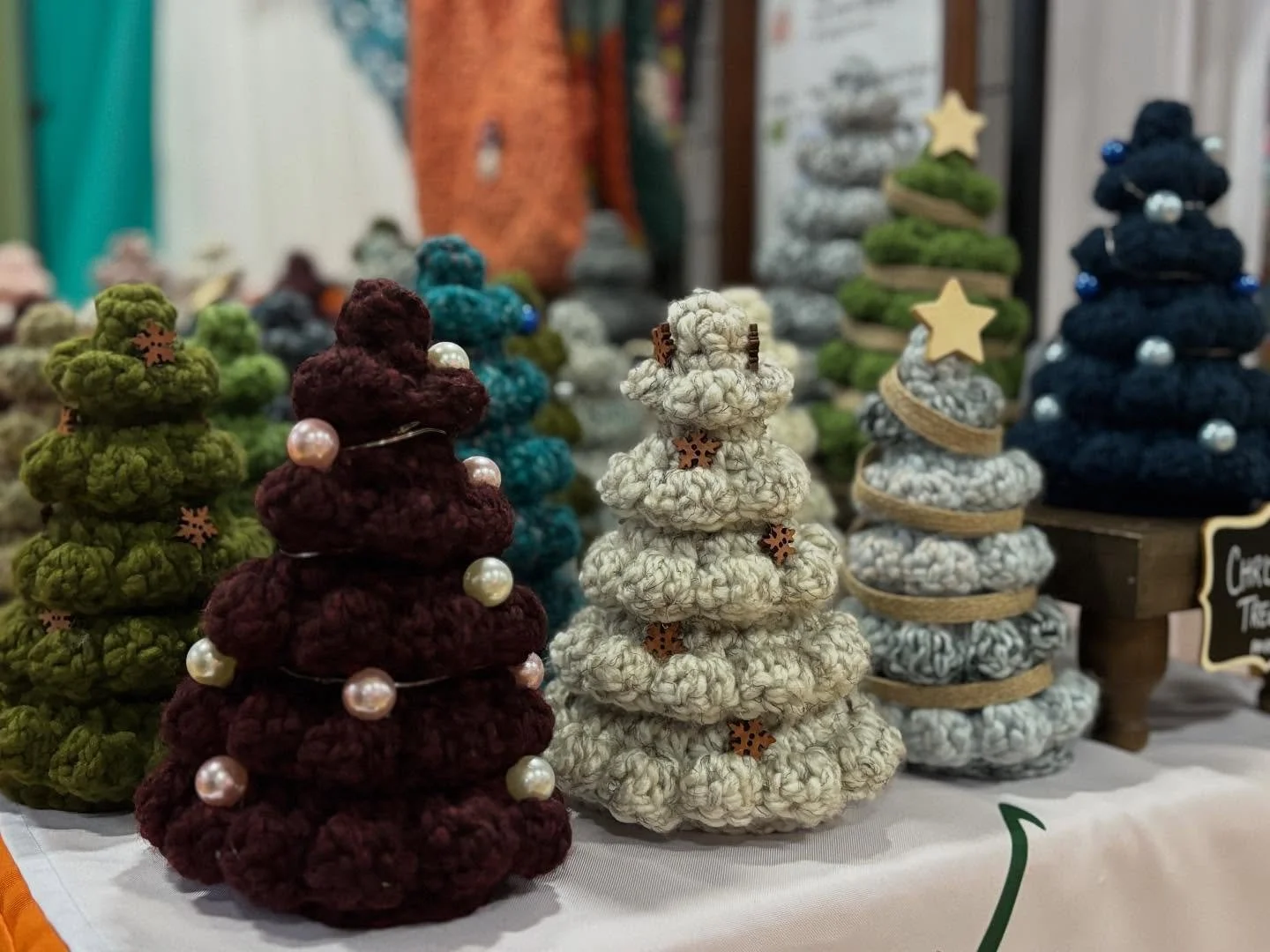 Another weekend, another amazing craft show! 🥰 Stop by the @intheranch Eastridge Rec Center today (Nov 15, 9am-5pm) to find some amazing holiday gifts!
