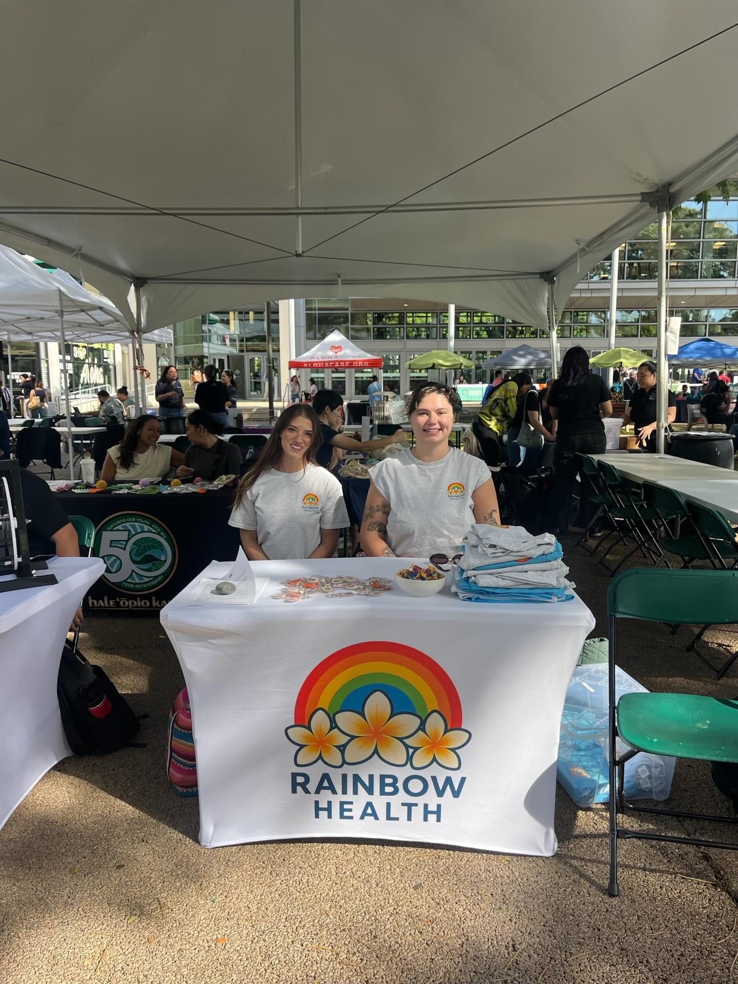 Throwback! Mahalo to the Thompson School of Social Work &amp; Public Health for having Rainbow Health at the Practicum &amp; Career Fair!

We loved connecting with students, sharing more about our work, and talking story about opportunities in therap
