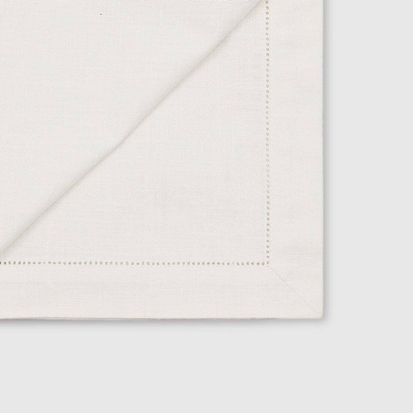Mitered corner details of 100% ramie hemstitched white napkin