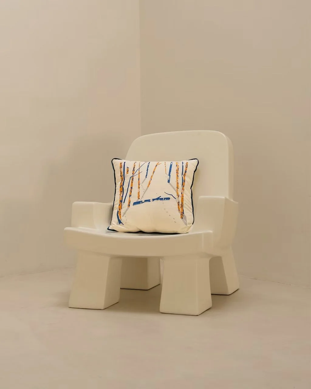 Winter Forest embroidered throw pillow.

A graphic composition of vertical embroidered lines in blue and ochre.
50&times;50 cm, 100% cotton with embroidery details.

An easy modern accent for sofas, reading chairs, or quiet corners.

#throwpillows #e