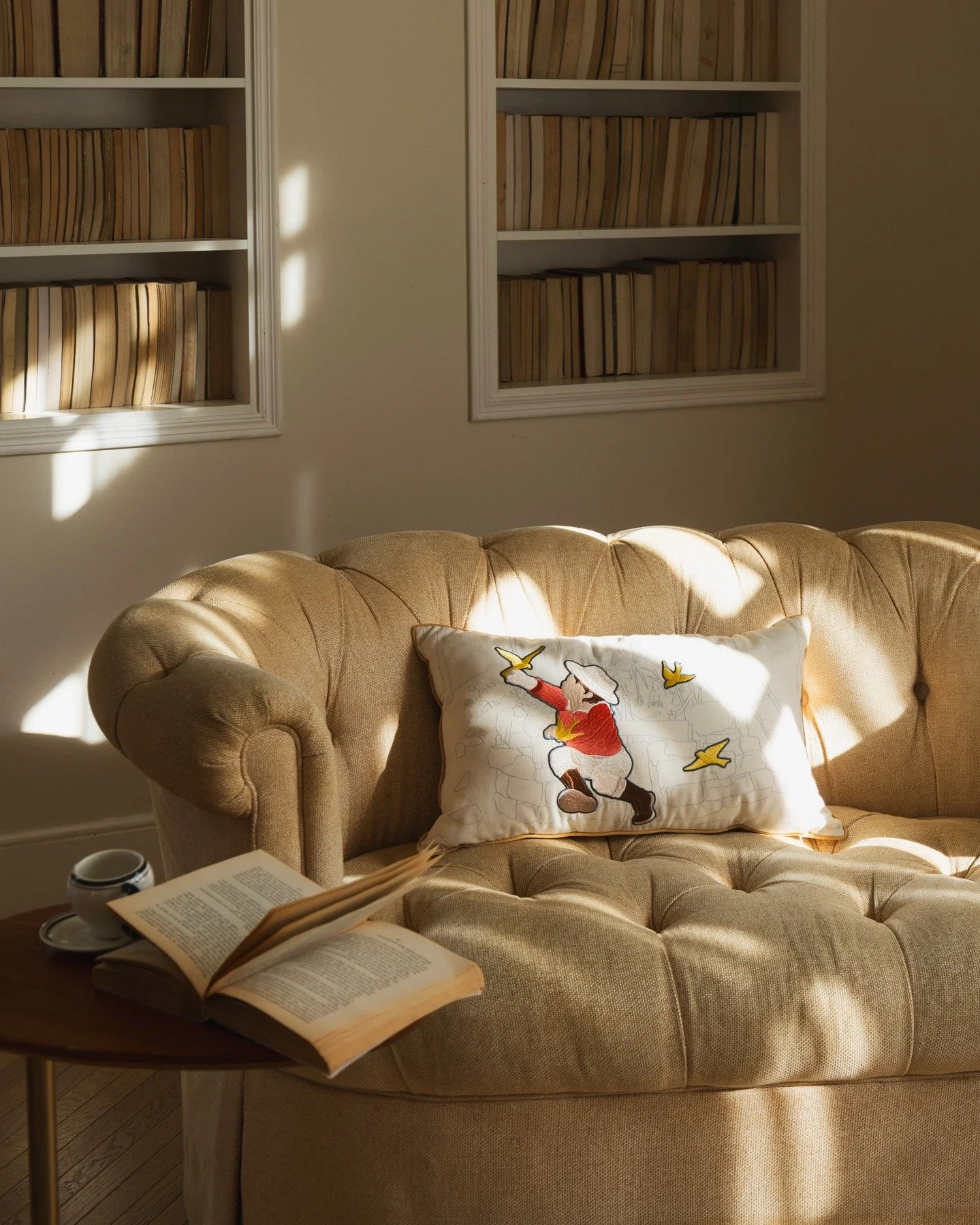 Embroidered pillows from the Wild Corner series.

50&times;50 throw pillow and 35&times;55 lumbar pillow, both fully stitched with our childhood scene illustrations.

Layer them on a sofa or let one stand alone. They bring a soft narrative into the r