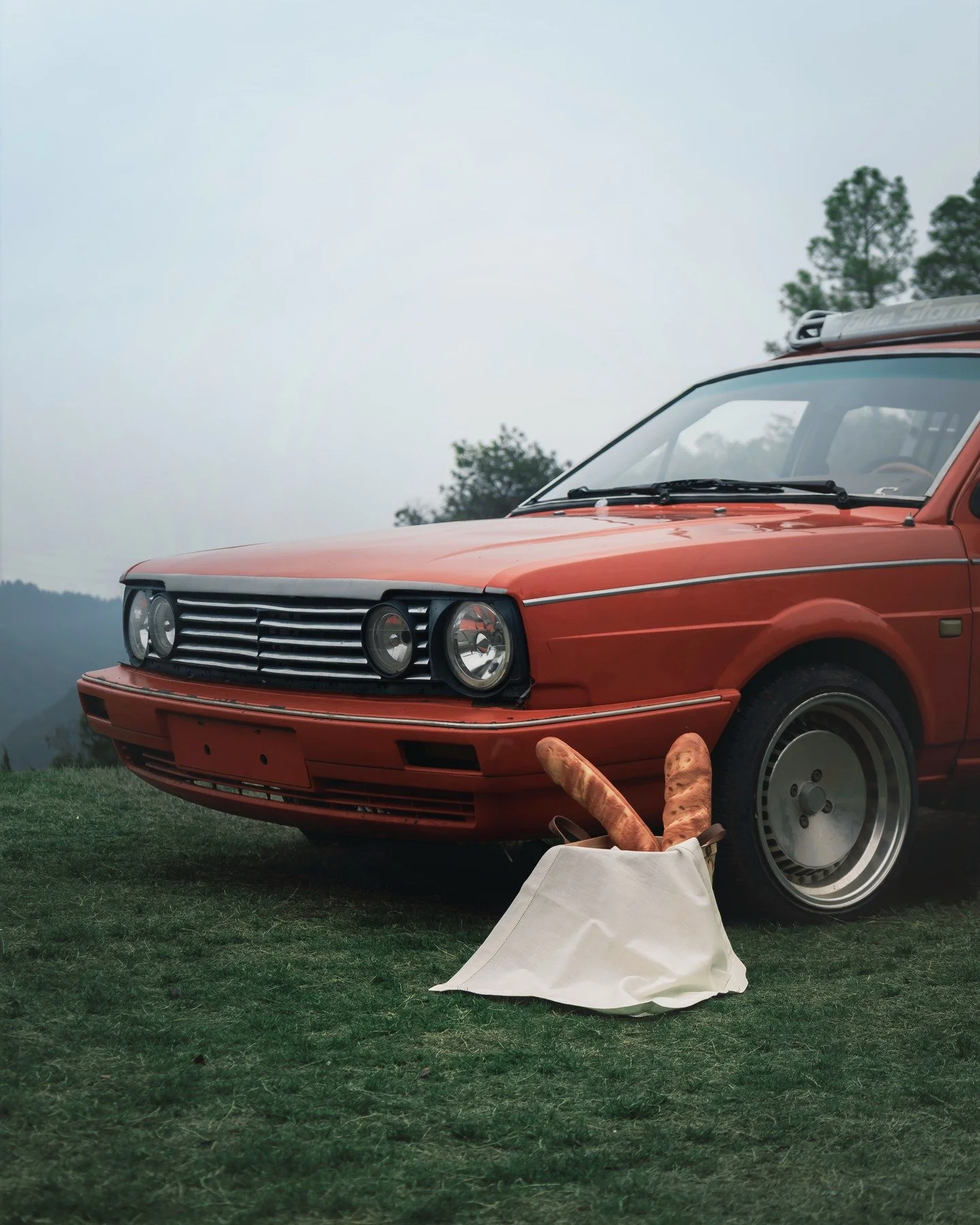 Ready for a spring picnic?

A ramie cotton hemstitched napkin, packed with the essentials for a simple day outside.

#hemstitched #napkins #tablelinen #springpicnic #pampan