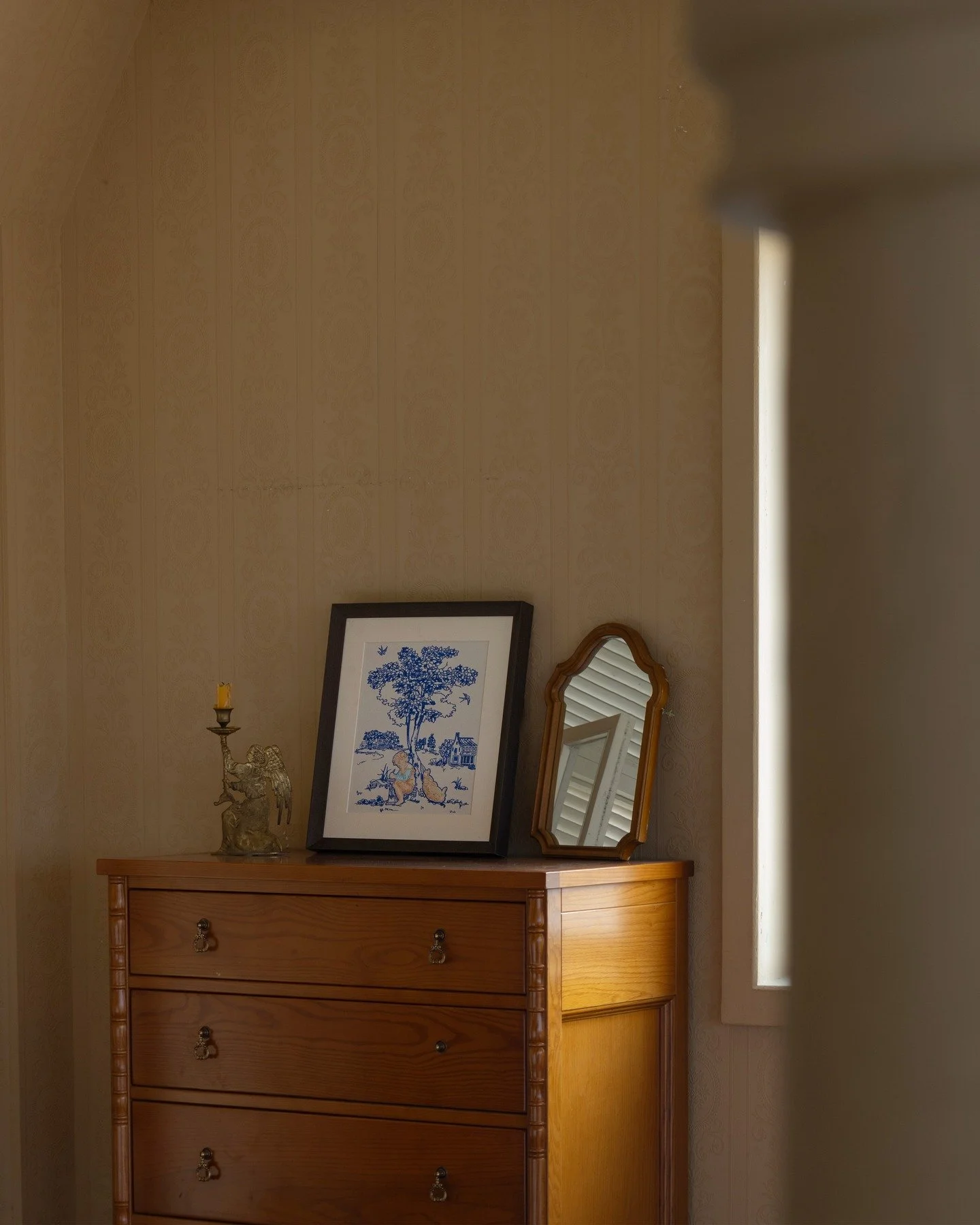 Whimsy.

An embroidered scene that settles easily into the room, bringing a softer rhythm to the space.

#embroideryart #decorativeart #modernwallart #modernhomedecor #cabinetdecor #pampan