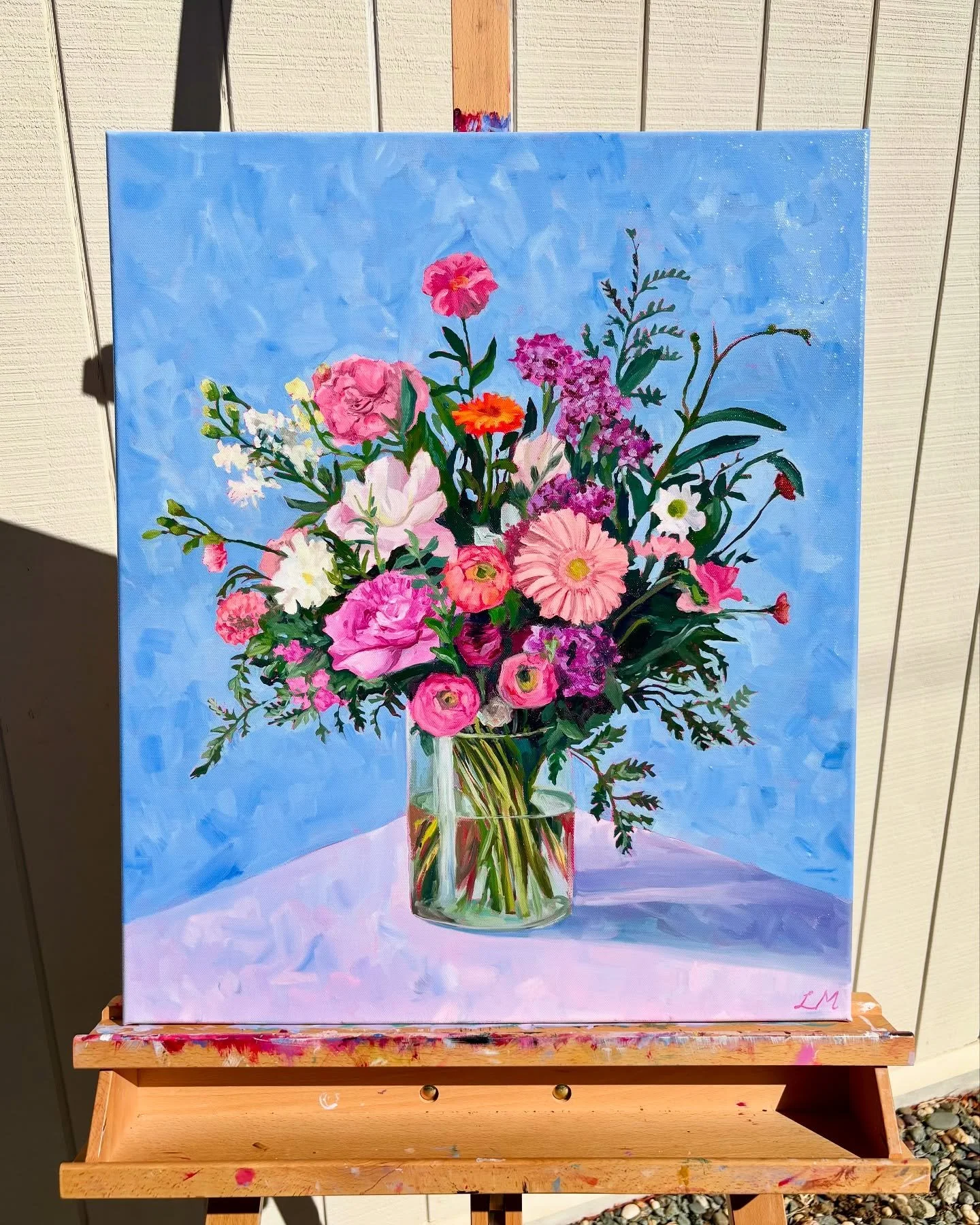 Tried out something a little different this week 💐

This was such a different experience to painting hyper realism! I painted this piece with intentional and loose brushstrokes, my brain wasn&rsquo;t liking it at first but then it really came togeth