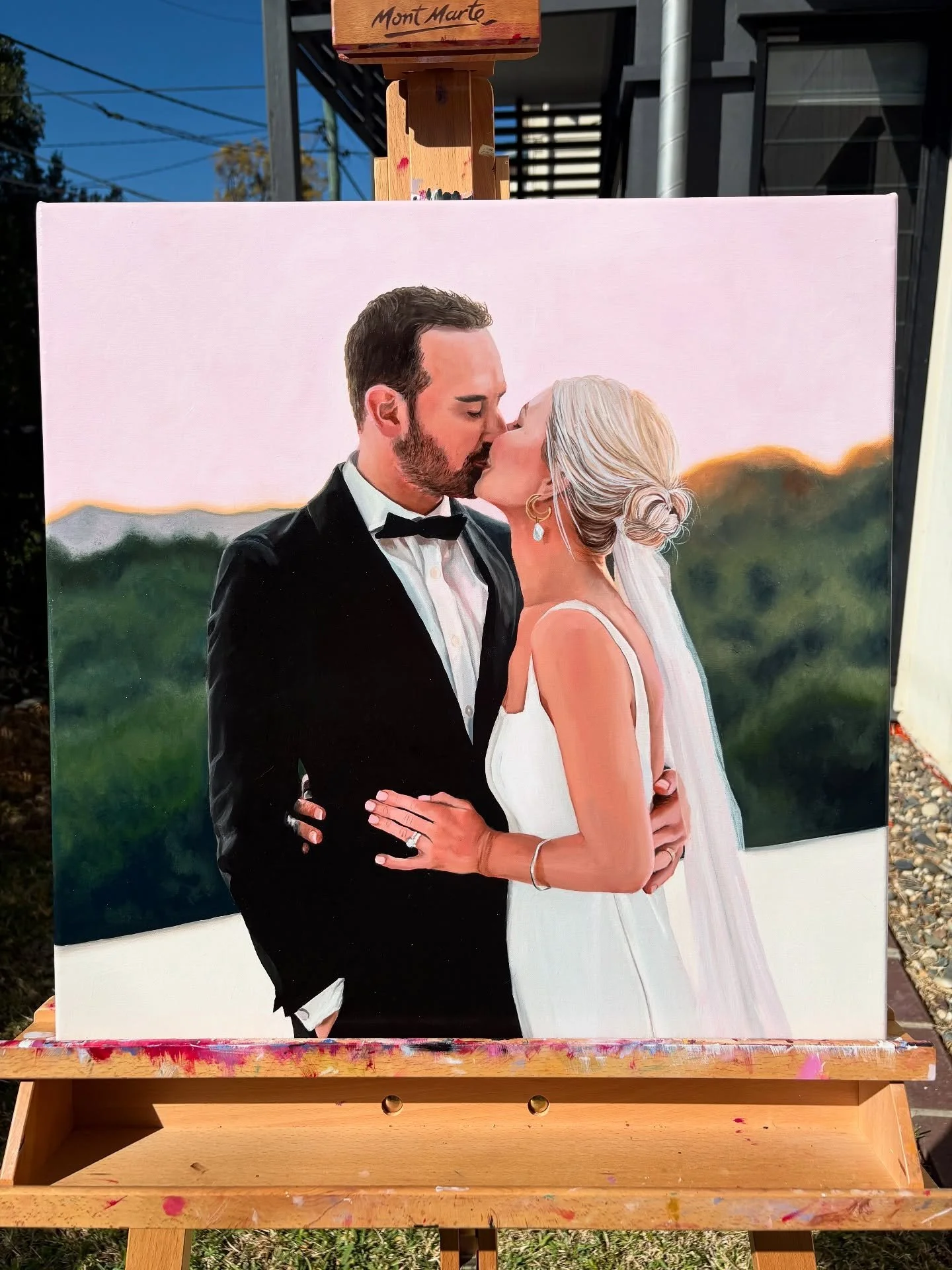A recent wedding portrait commission for Matt and Caitlin 💒

This was such a sweet piece to paint! And perfect for a first anniversary present 💗

Oil on canvas 
50.8 x 50.8cm