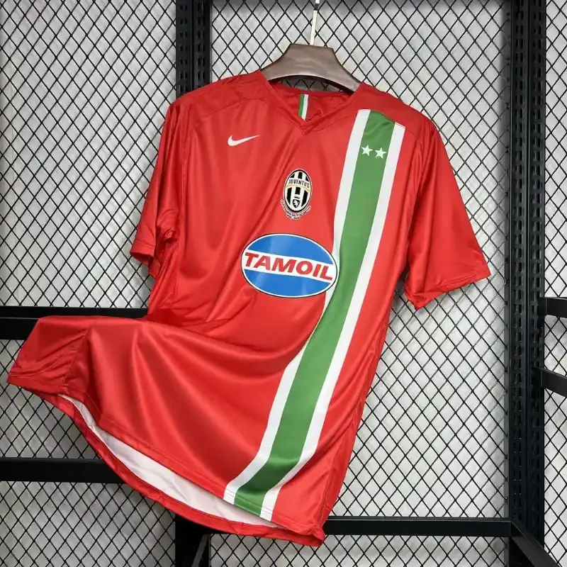 Retro-2005-06-Juventus-Soccer-Jersey-Away-2.webp