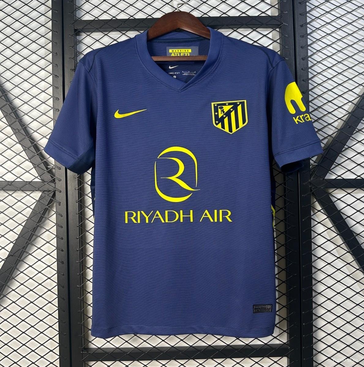 Atletico Madrid 25-26 fv Away F.jpg