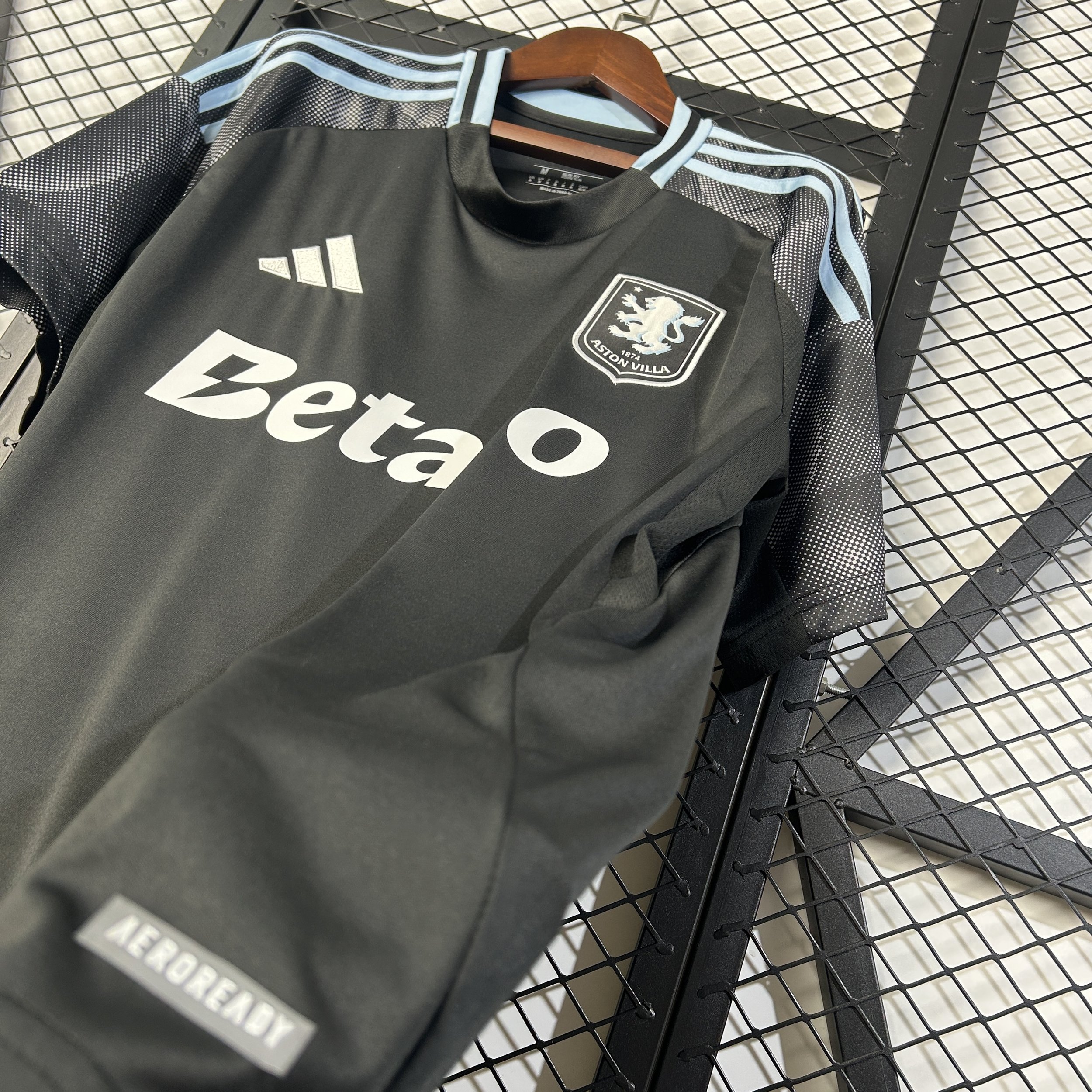 Aston Villa 25-26 FV Away C.jpg
