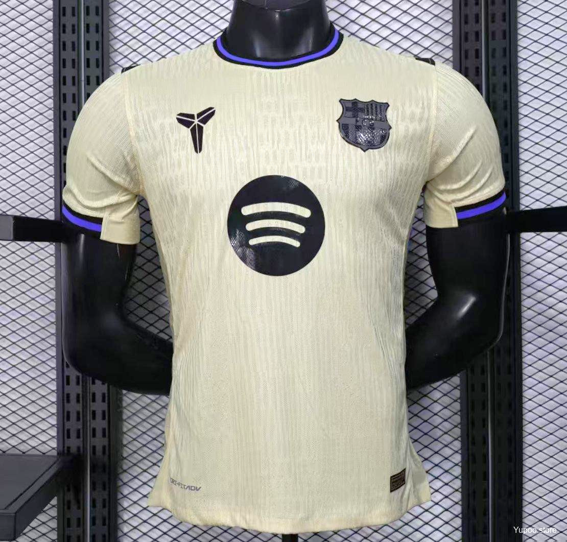 Barca 25-26 Away F.png