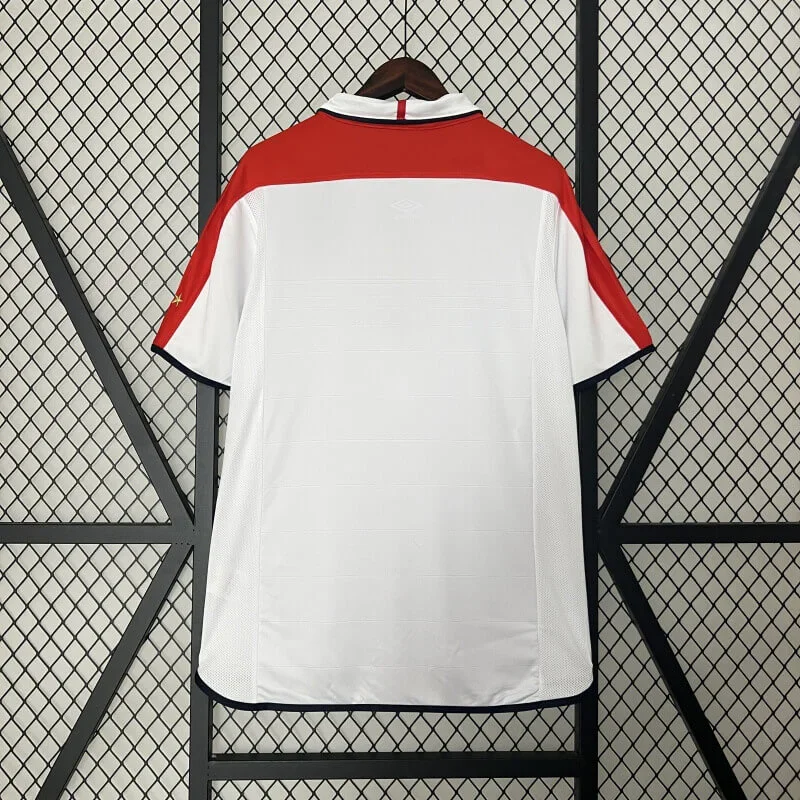 England-2004-Home-retro-jersey-3.webp