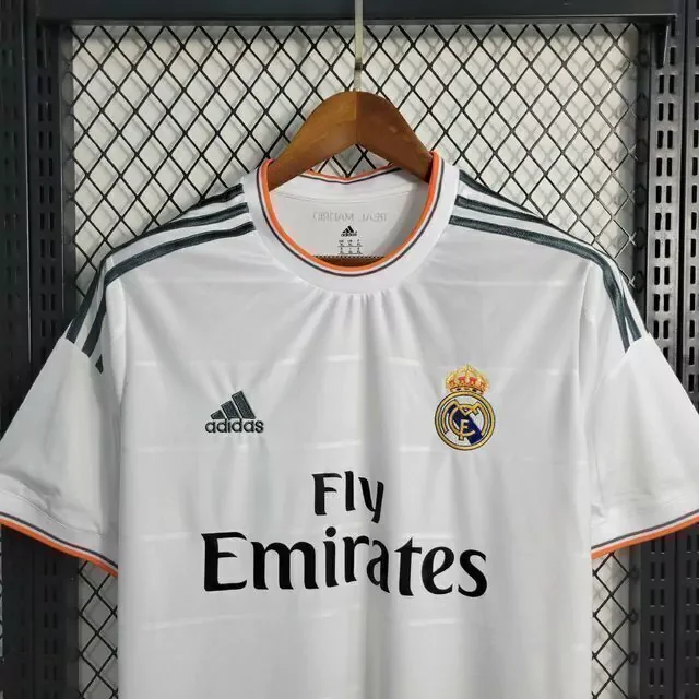 camisa-retro-real-madrid-14-14-home-adidas-branco-imagem3-jpeg1-36a68fb6c67385cb9316939596721966-1024-1024.webp