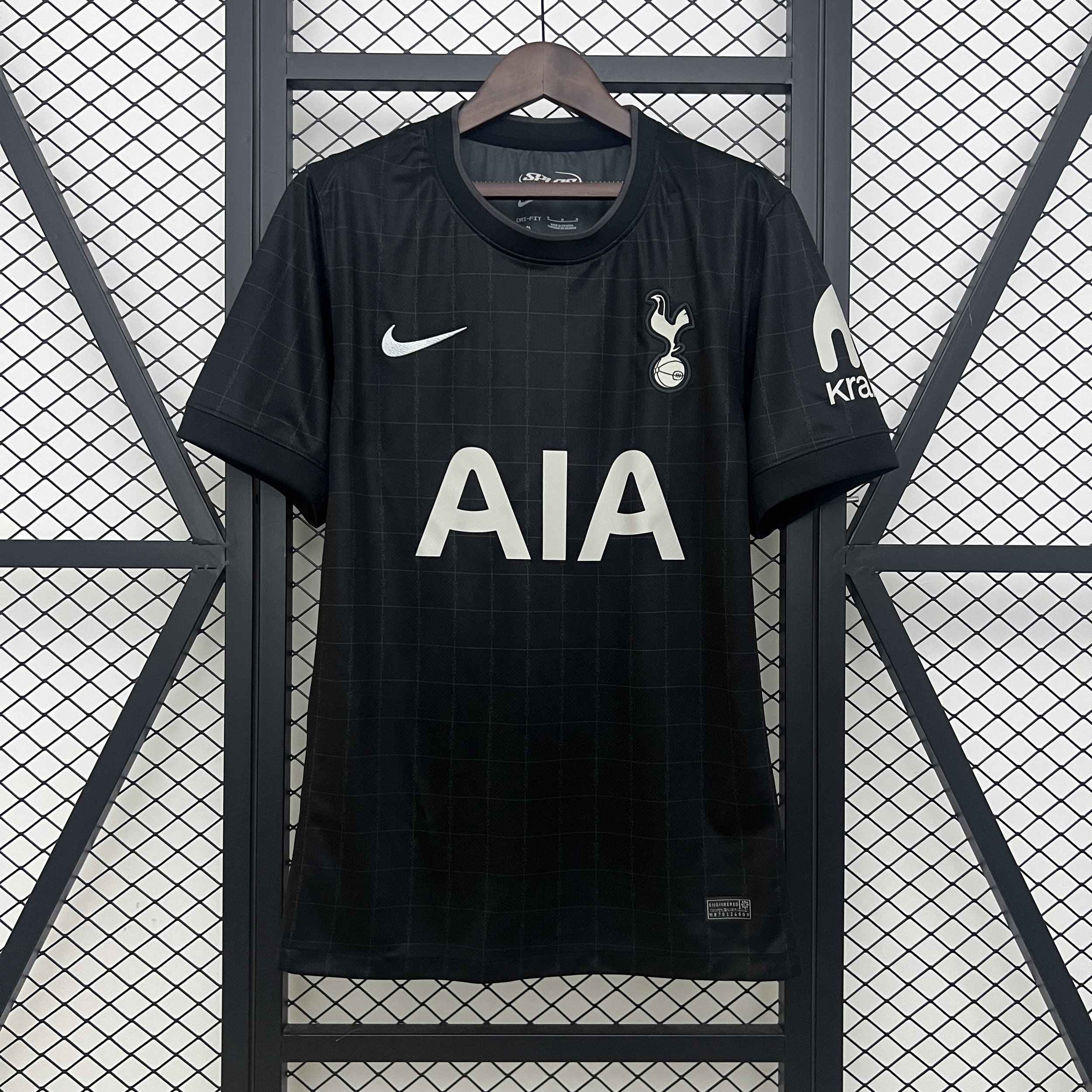 Spurs 25-26 FV Away F.jpg