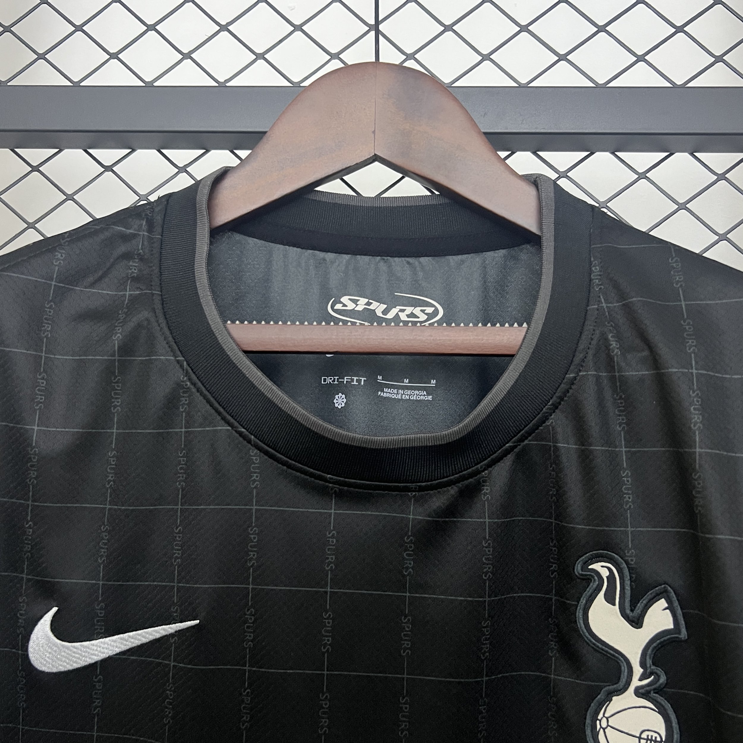 Spurs 25-26 FV Away C.jpg