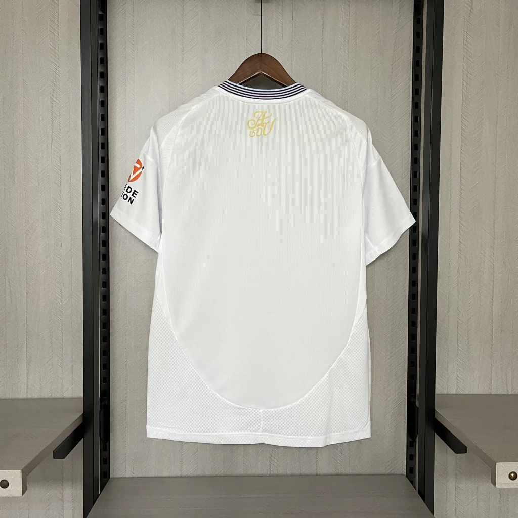 camisa-aston-villa-away-24-25-2024-2025-branca-modelo-torcedor-watkins-dibu-martinez-tielemans-diego-carlos-digne-buendia-tielemans-pau-torres-2-36bdebae85e2af200517326673371037-1024-1024.webp