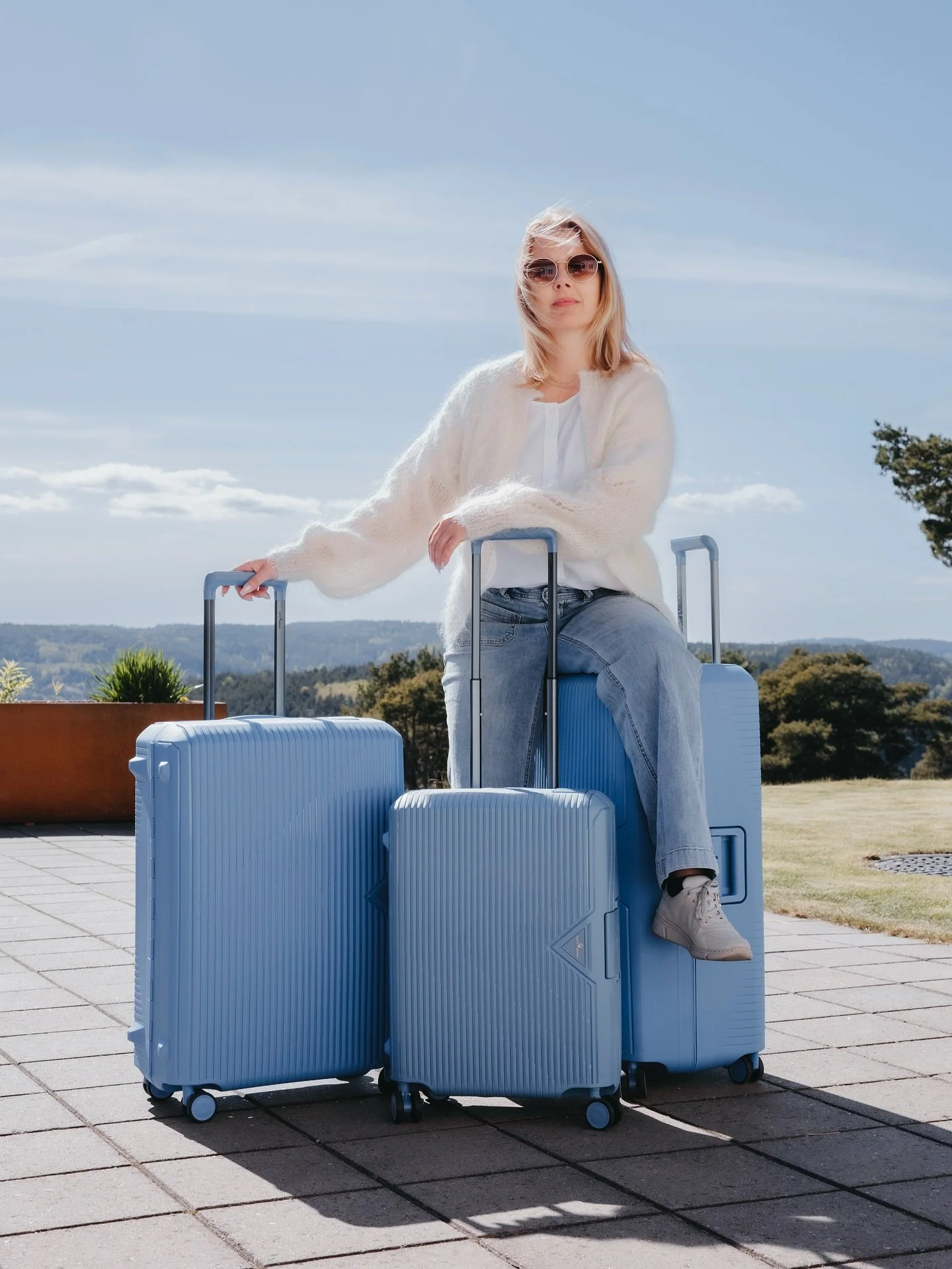 Inspired by clear skies, created for smooth travels🔹Meet our AMS- series in serene Blue🔷