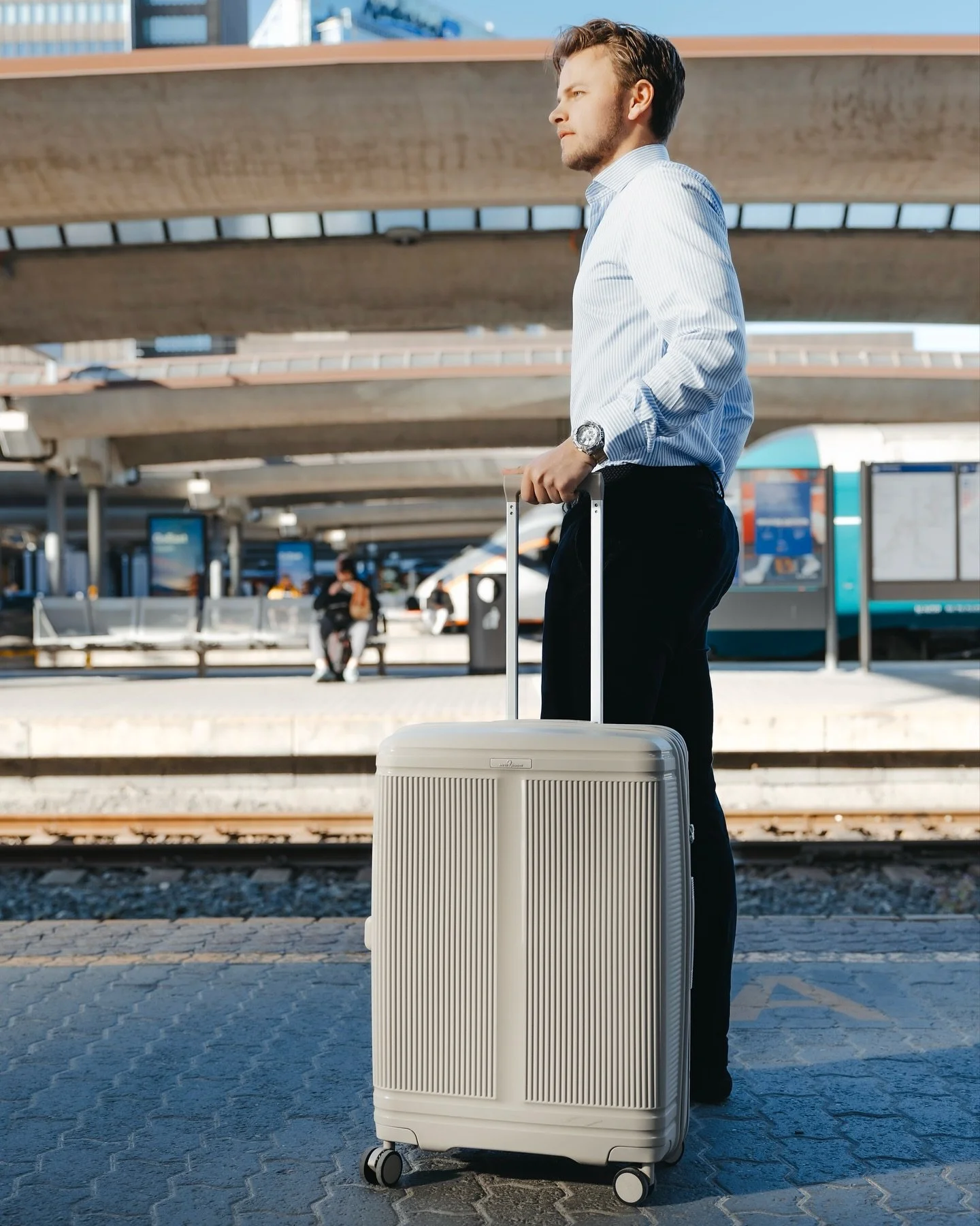 Meet the New York series👋 Equipped with a polyarmor premium shell, ultra-silent armor-track wheels, an expandable design, and a TSA-approved lock. Available in 3 sizes and multiple colors🧳
&hellip;
#northpioneer #travelgear #reiseutstyr #suitcase #