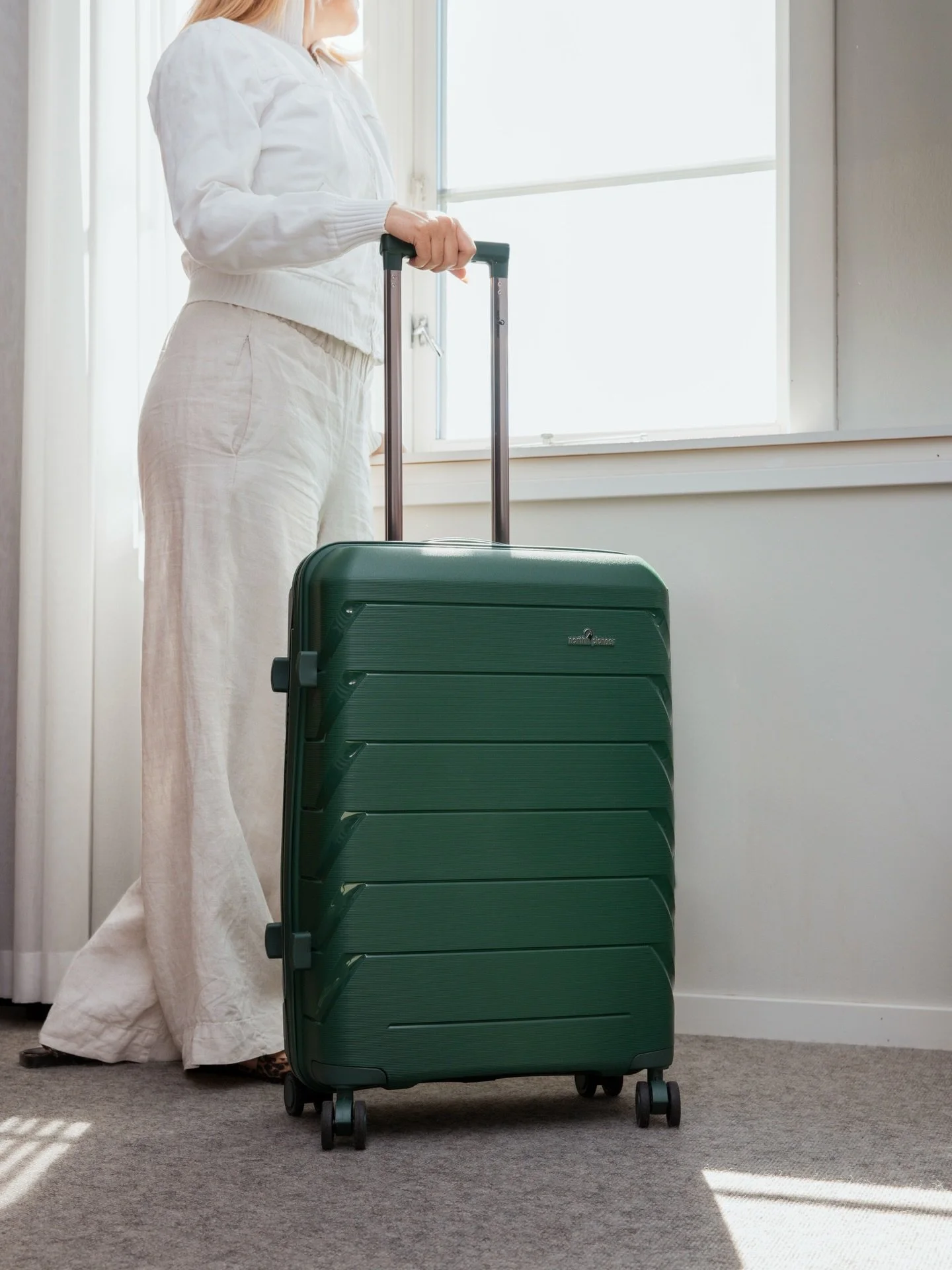 Travel is more than the destination✨ It&rsquo;s how you move, what you carry, and the stories you bring back✈️ #northpioneer #suitcase #koffert #travel #reise