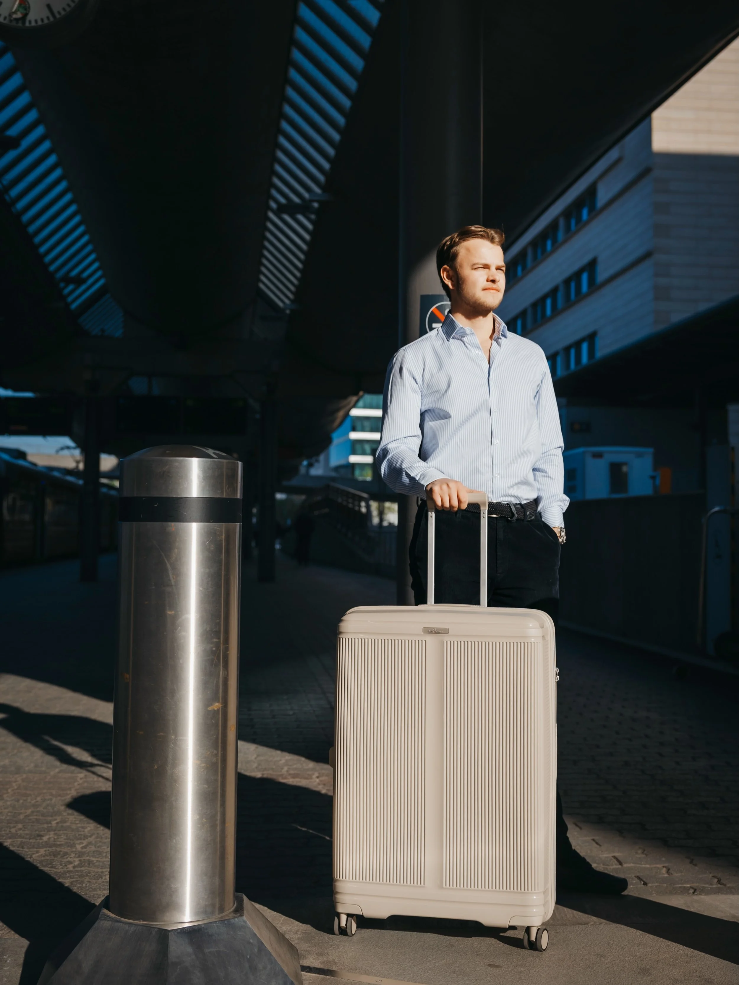 Style meets function✨ The New York series combines a premium design with smart travel features &mdash; created to move with you, wherever you go🌎 #northpioneer #suitcase #koffert #travel #reise