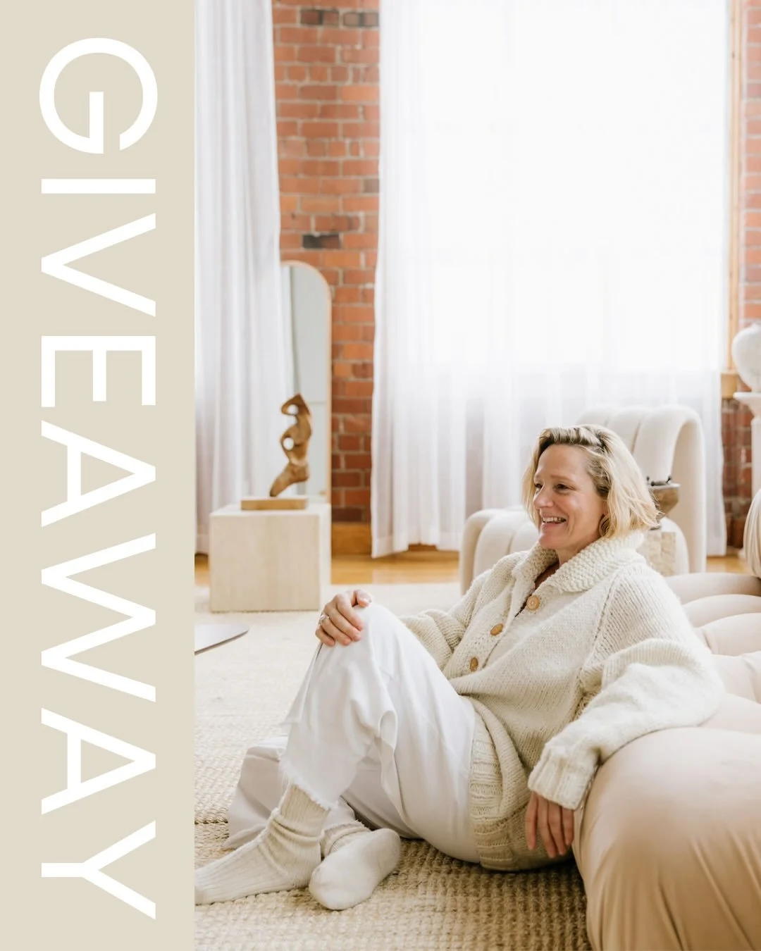 A SAGITTARIUS SEASON GIVEAWAY ✨

Melissa Essential Oil + Solar Radiance &mdash; a light enhancing duo for the darkest stretch of the season (in the northern hemisphere). 

Winter invites us inward. Sagittarius season invites us forward. Together, the