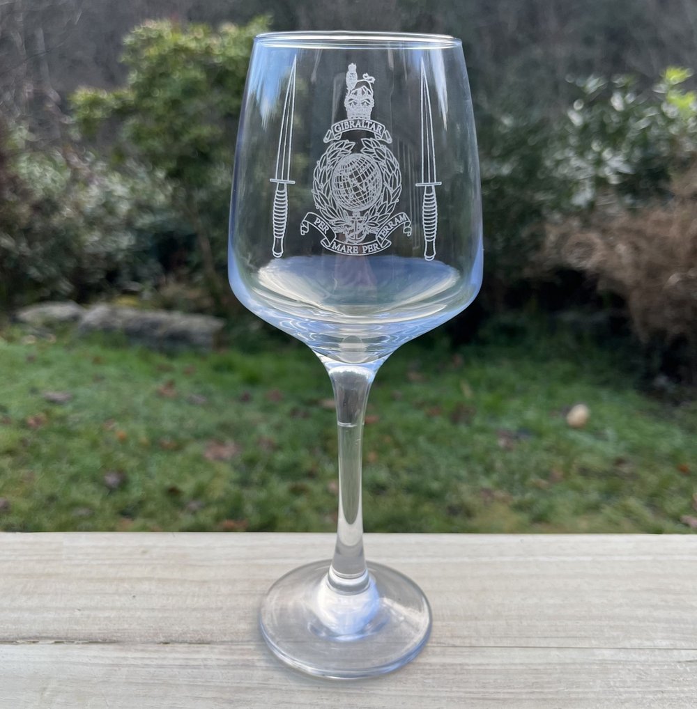 Verre à Vin Gravé Personnalisable – Modèle Générique Pour Toutes Occasions