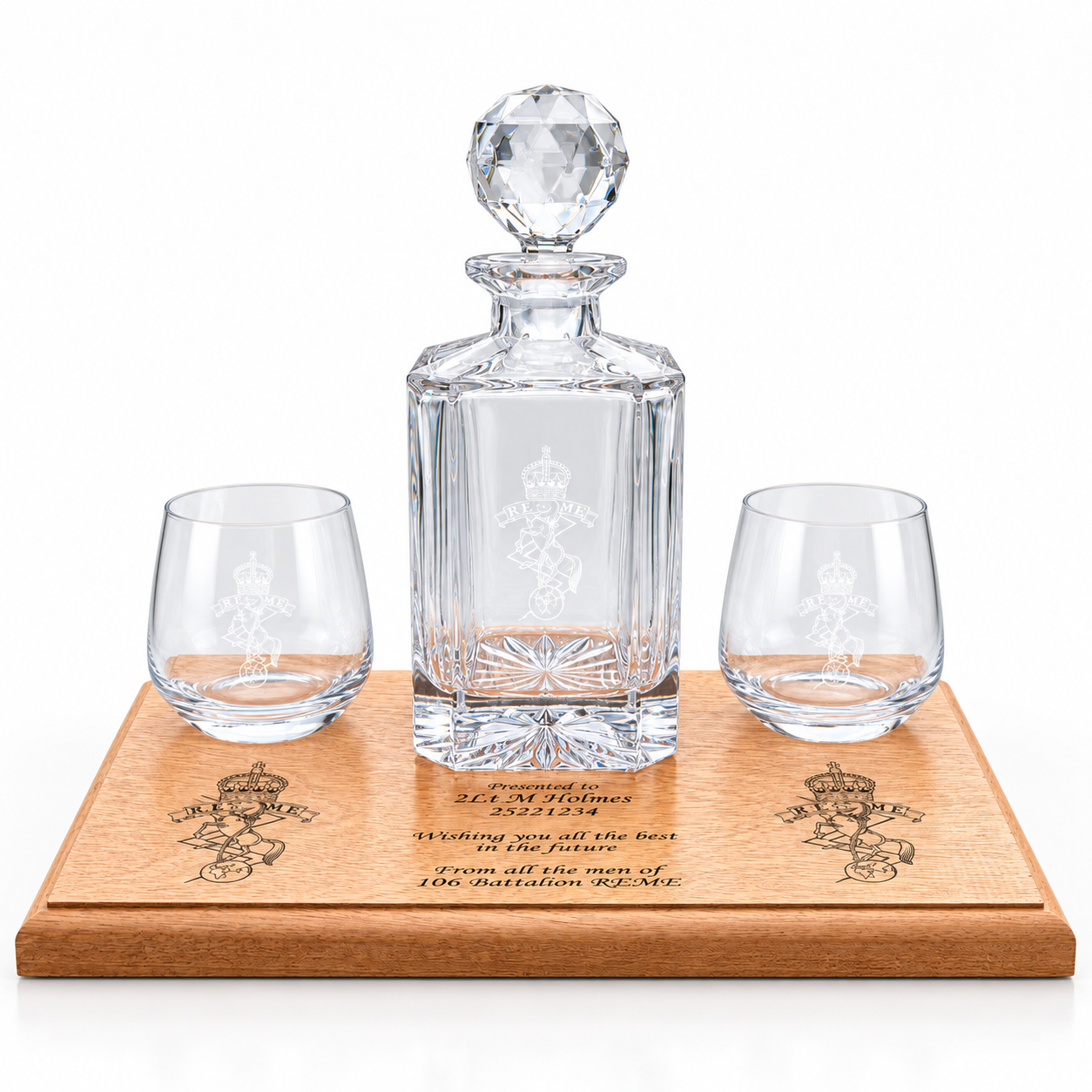 Square Decanter 2 Glasses.png