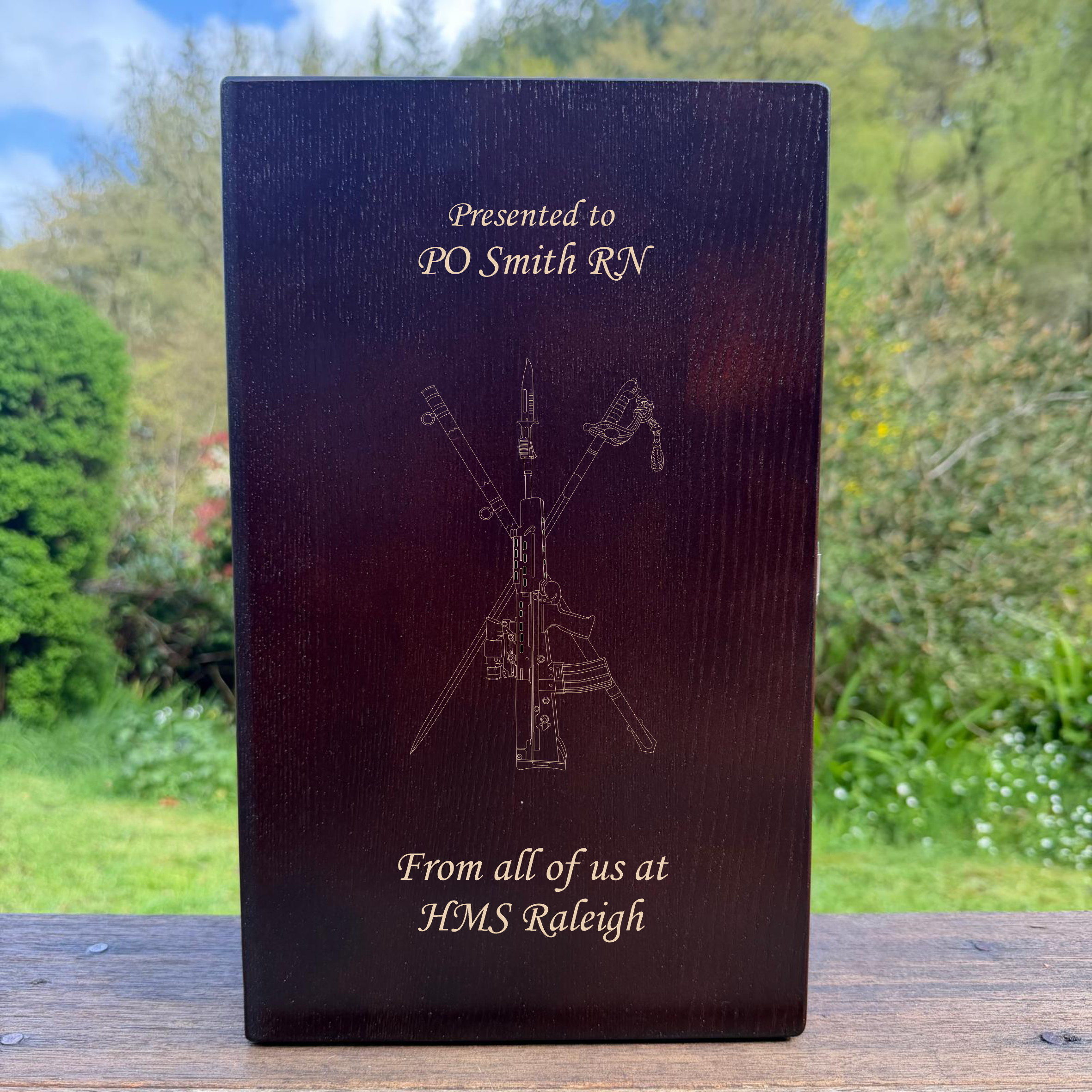 Engraved double port box and glasses gift set