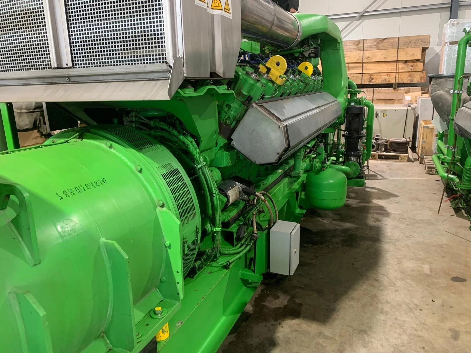 1451 kW Jenbacher Natural Gas Generator.jpg