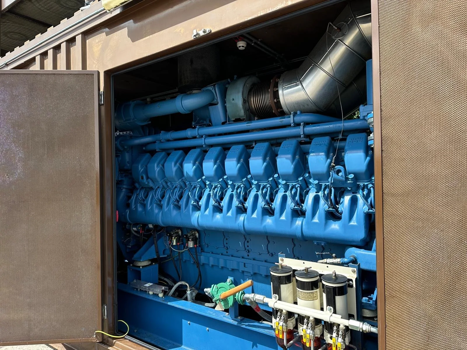 2 MW MTU Diesel Generator
