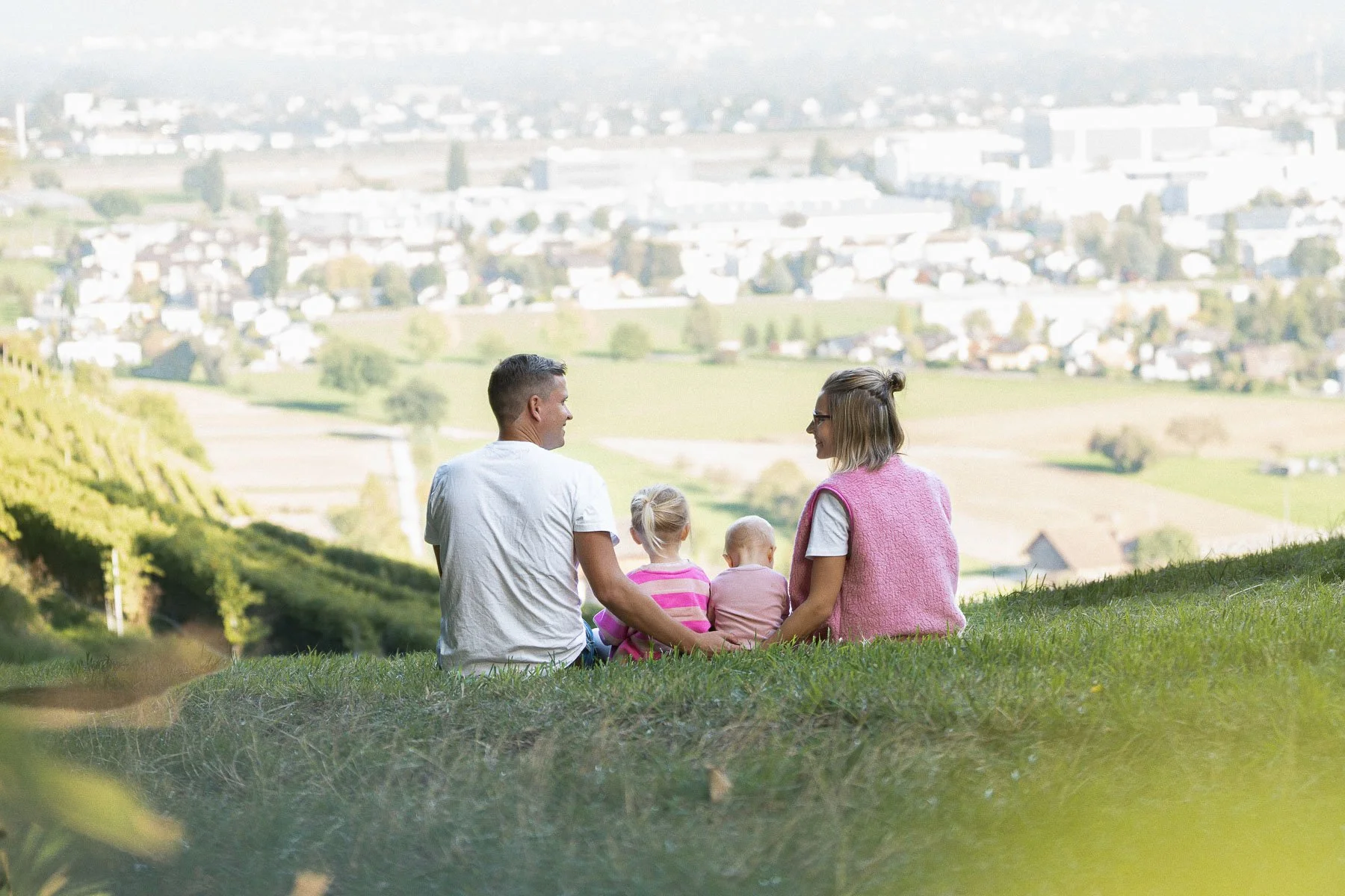 Familienfotograf Zürich mit Neugeborenem — Martina Eggenberger