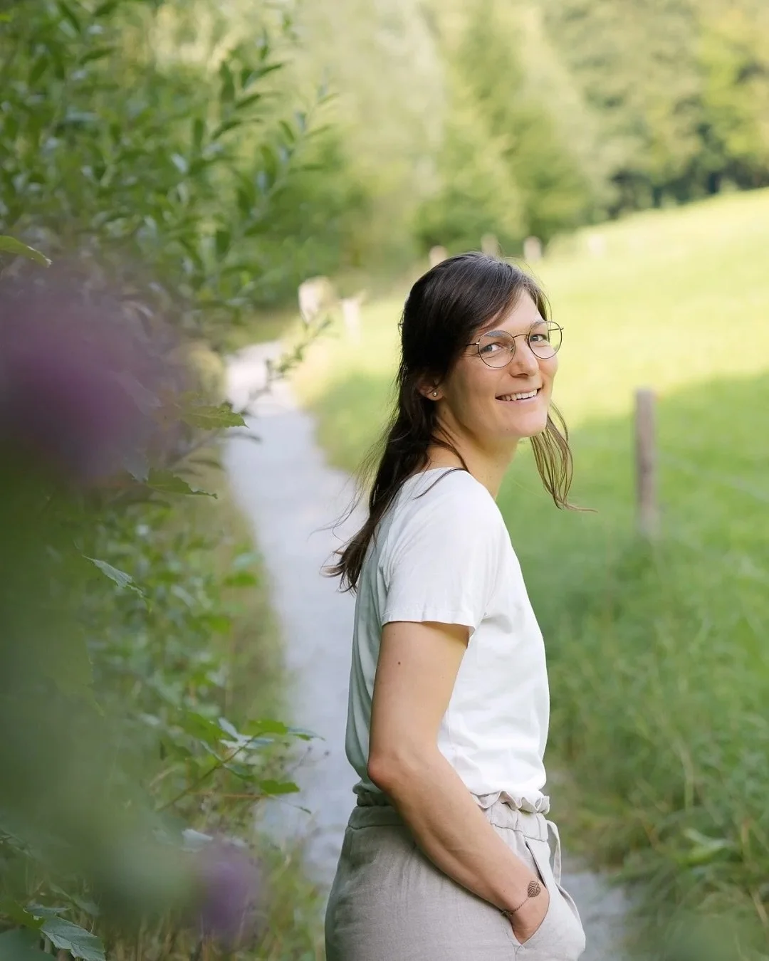 Portraitshooting Teil 3 [◉&lsquo;] 

F&uuml;r ihre Businesspr&auml;senz w&uuml;nschte sich Nadine authentische Aufnahmen inmitten der Natur.

Genau so entstehen meine liebsten Portraits: in Bewegung, im Gespr&auml;ch und mit echten Momenten dazwische
