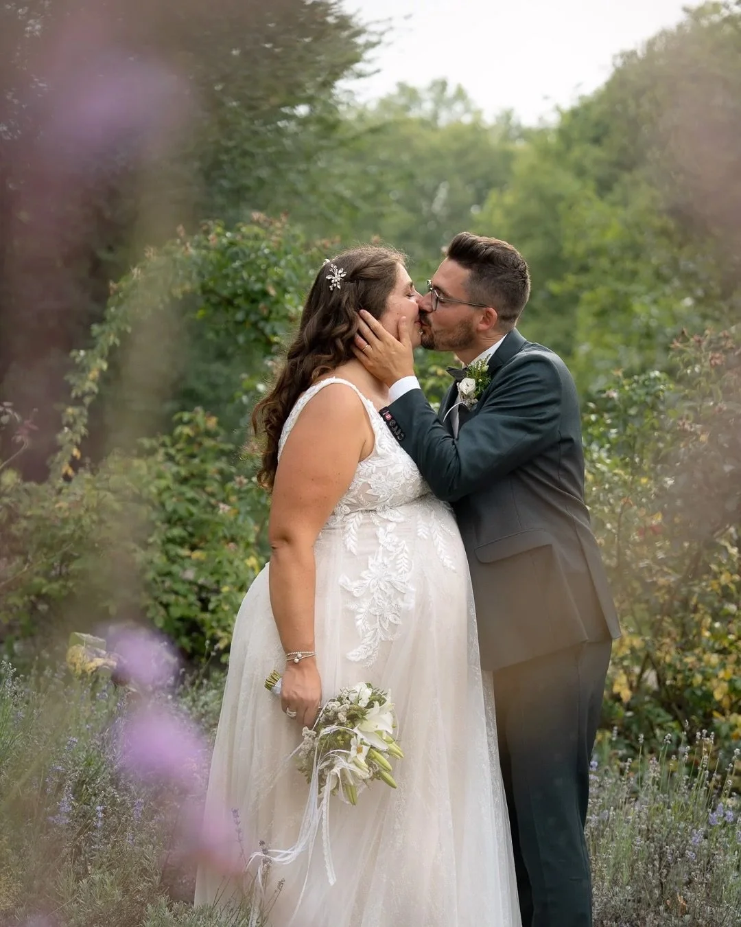 Sommerhochzeit | Teil 3 [◉&lsquo;]

Ein letzter Einblick in diesen besonderen Hochzeitstag ♡

Es war mir eine riesige Freude euch zu begleiten!
.
.
.
.
#hochzeitsfotografostschweiz #stgallenhochzeit #bodenseewedding #ostschweizhochzeit #schweizerhoch