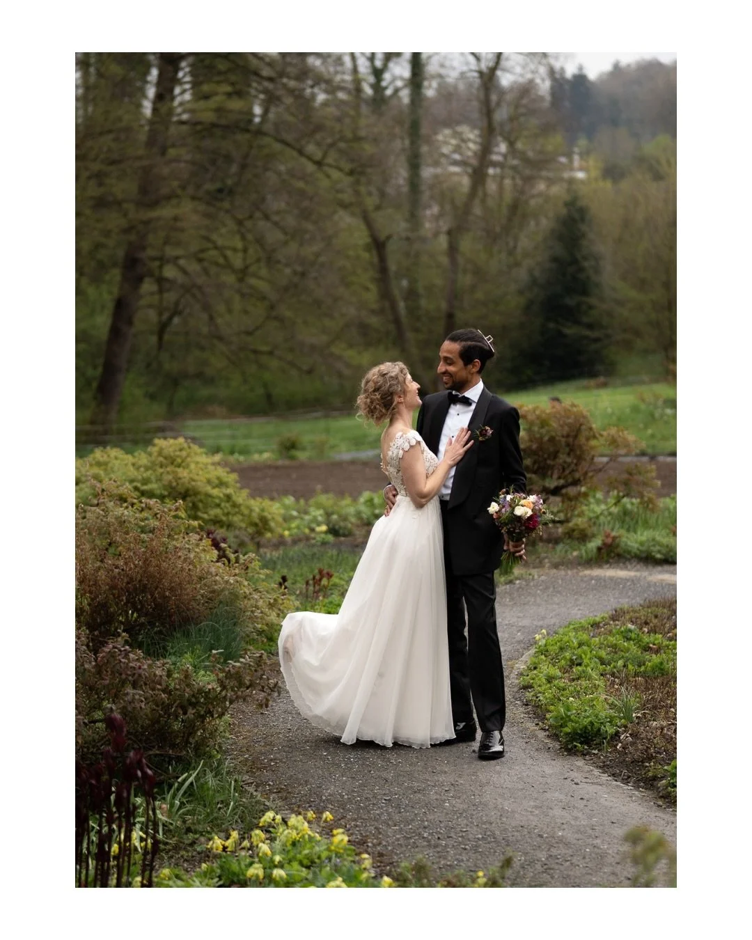 Celebrating the YES 🤍

St. Gallen &middot; Thurgau &middot; Z&uuml;rich &middot; Ostschweiz
#swisswedding #hochzeitschweiz #hochzeitsfotografschweiz #waldhochzeit #fineartweddingphotographer