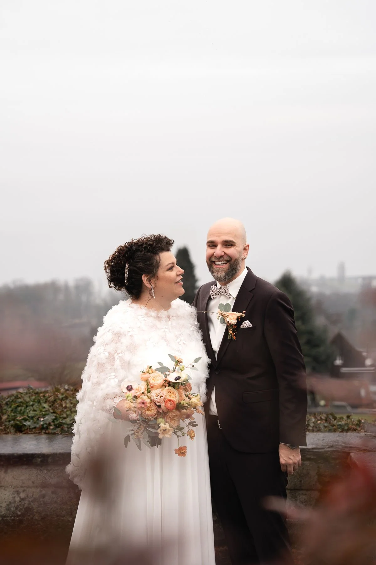 Brautpaar Schloss Wartensee Bodensee natürliche Momente — Martina Eggenberger Fotografie