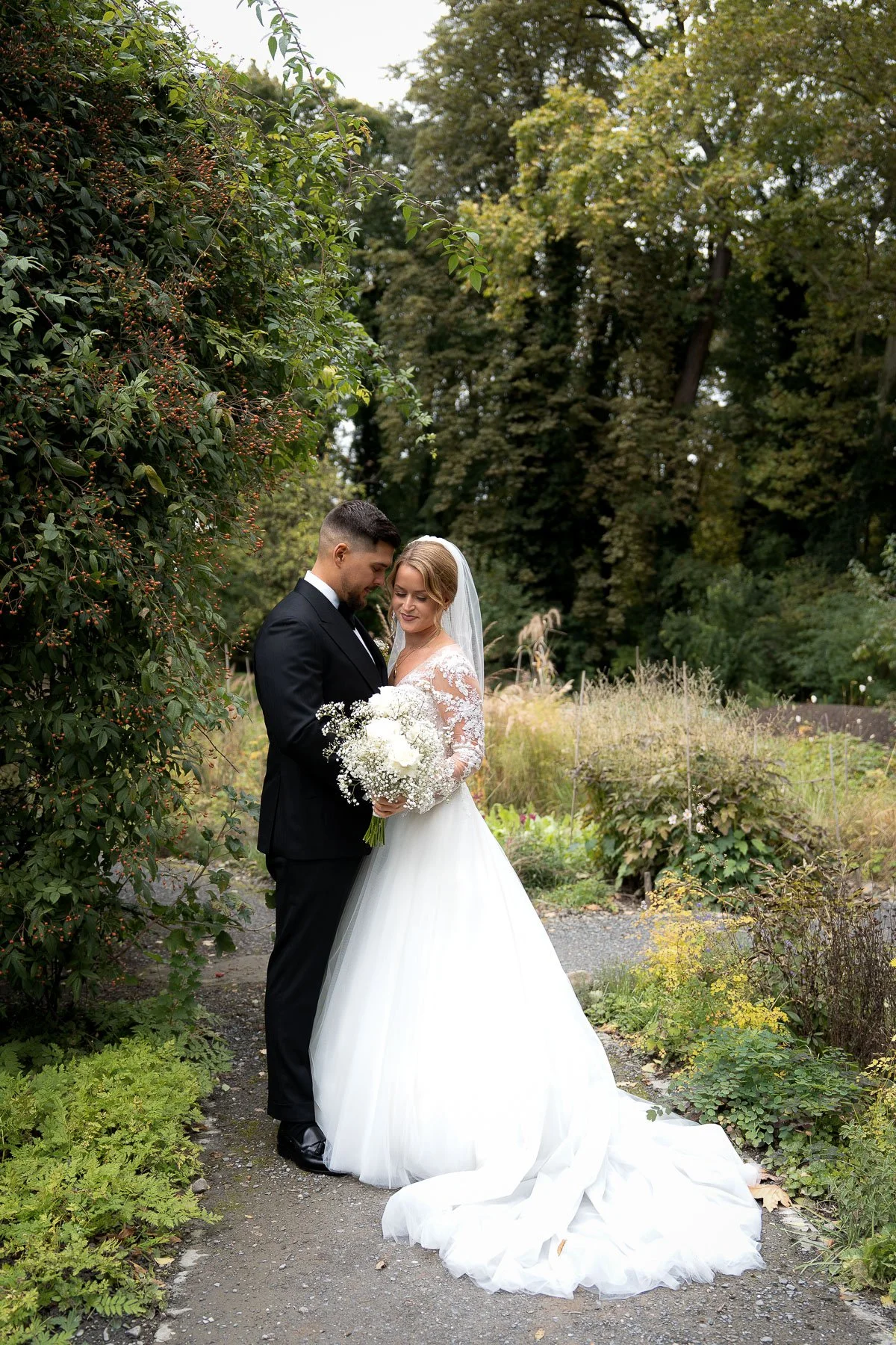 Brautpaar Park Schloss Wartegg — Martina Eggenberger Fotografie