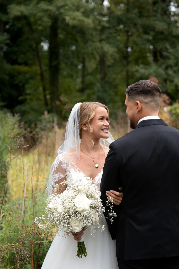 Hochzeitsreportage Zürich — natürliche Hochzeitsfotos Brautpaar Schweiz