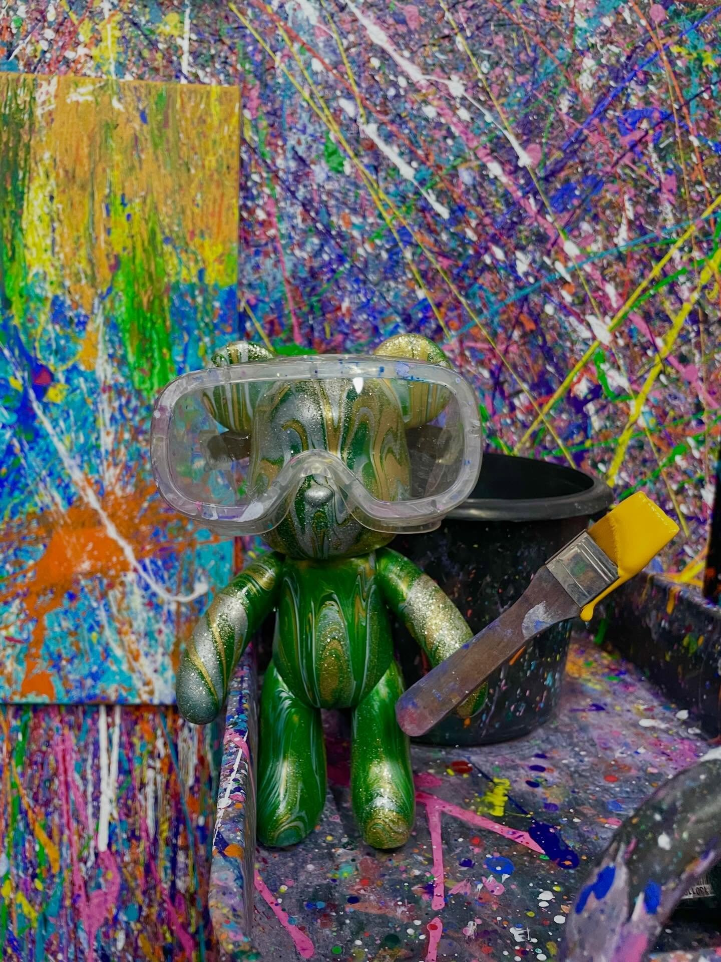 You&rsquo;ve heard of Elf on the Shelf - now get ready for:

✨Bear on the Stair✨

Enjoy the cheeky antics of the Pour Art bears making mischief in our studio. Which is your favourite? 🧸🎄

#elfontheshelf #elfontheshelf2025🎄🎅🏽❄️ #bearonthestair #s