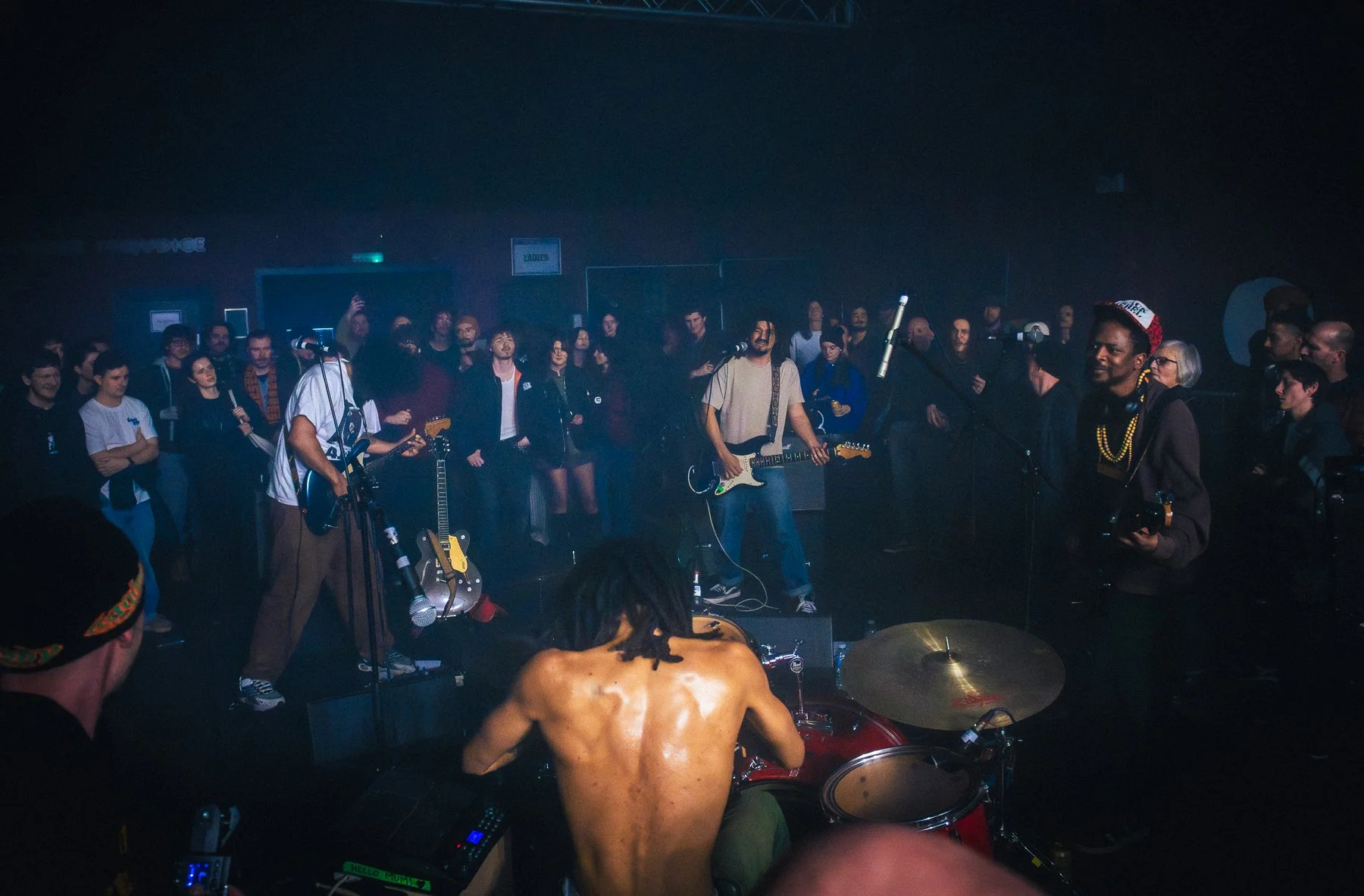 WULU - CROWD.jpg