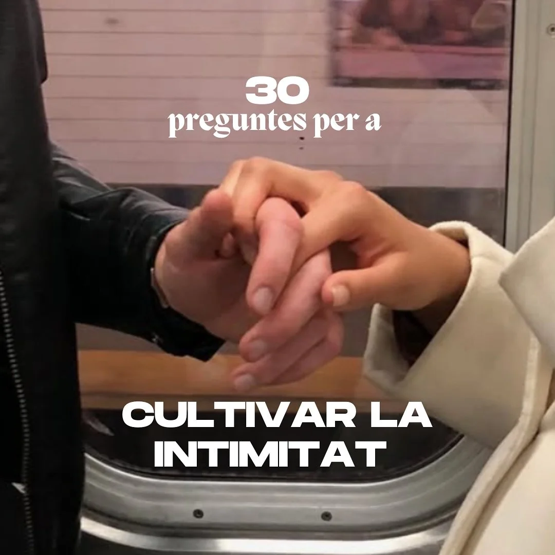La intimitat comen&ccedil;a amb connexi&oacute; i per a connectar, &eacute;s important entendre. 

Aqu&iacute; una bona dosi de preguntes. S&oacute;n una recol-lecci&oacute; d&rsquo;apunts, Emily Nagoski i Esther Perel. 

Les teniu sense censura al b