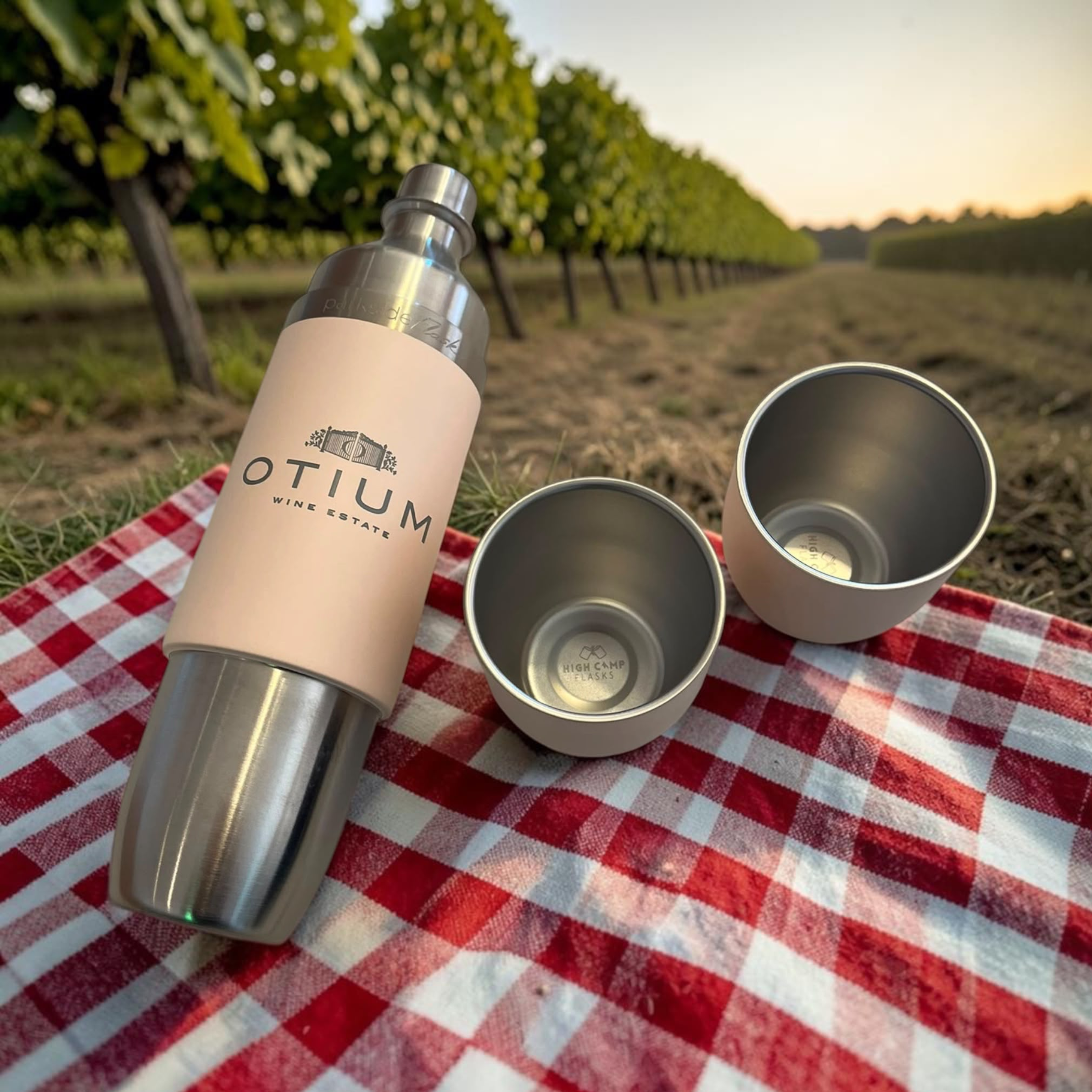 Flask with picnic.png